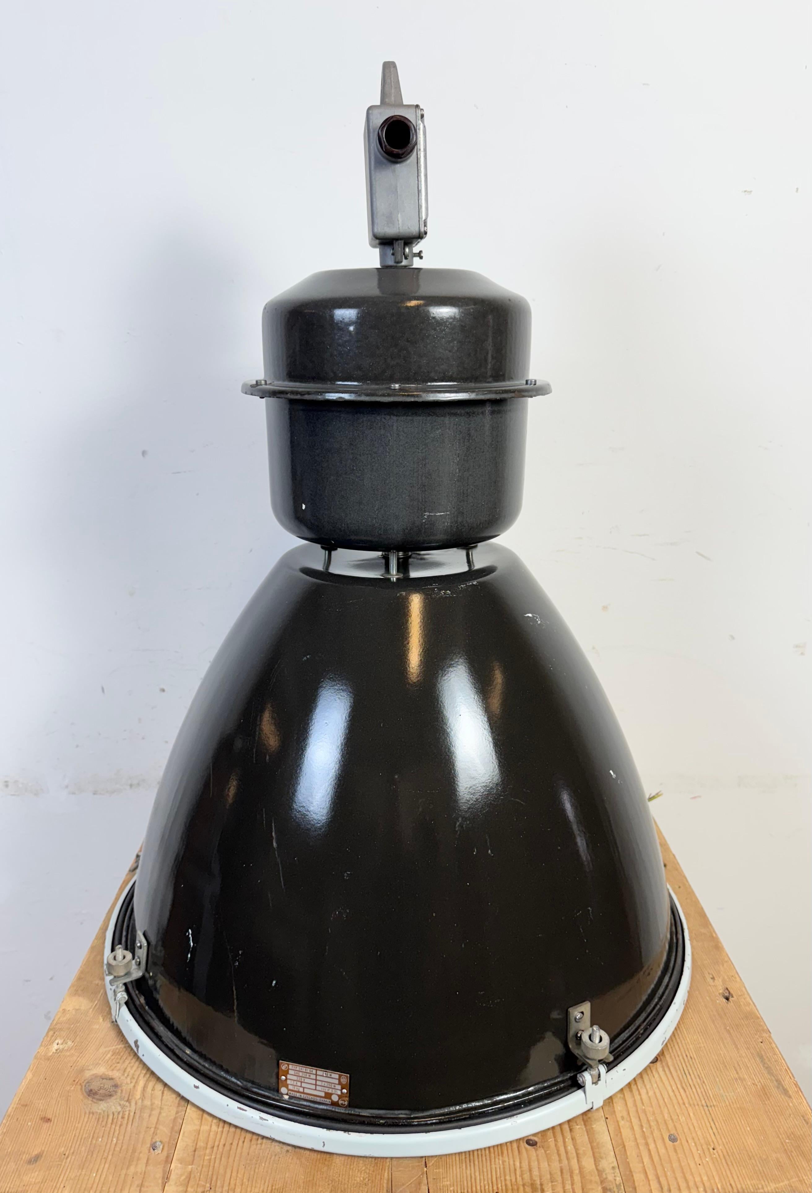 Large Black Enamel Industrial Lamp with Clear Glass Cover from Elektrosvit For Sale 8