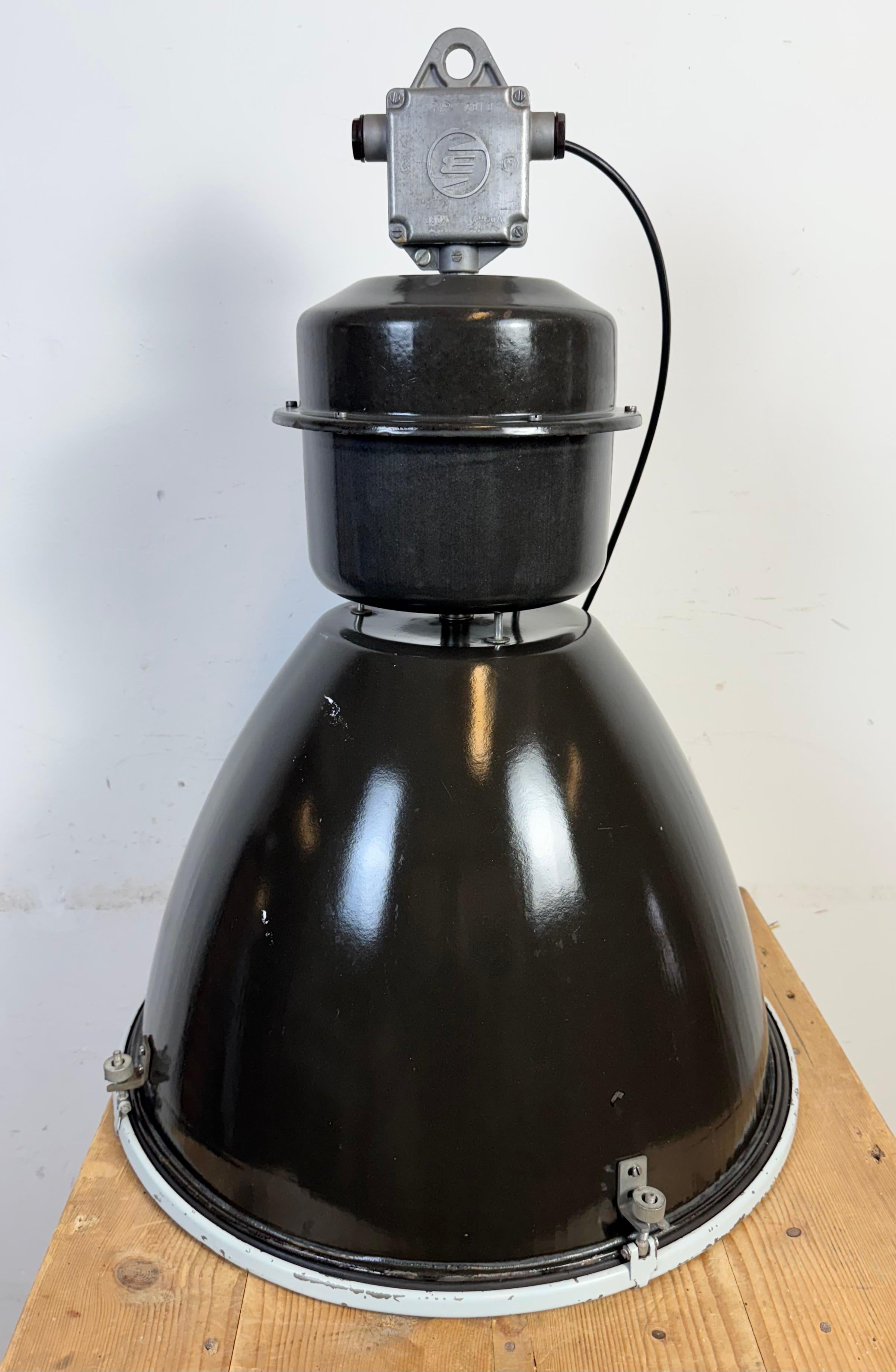 Large Black Enamel Industrial Lamp with Clear Glass Cover from Elektrosvit For Sale 9