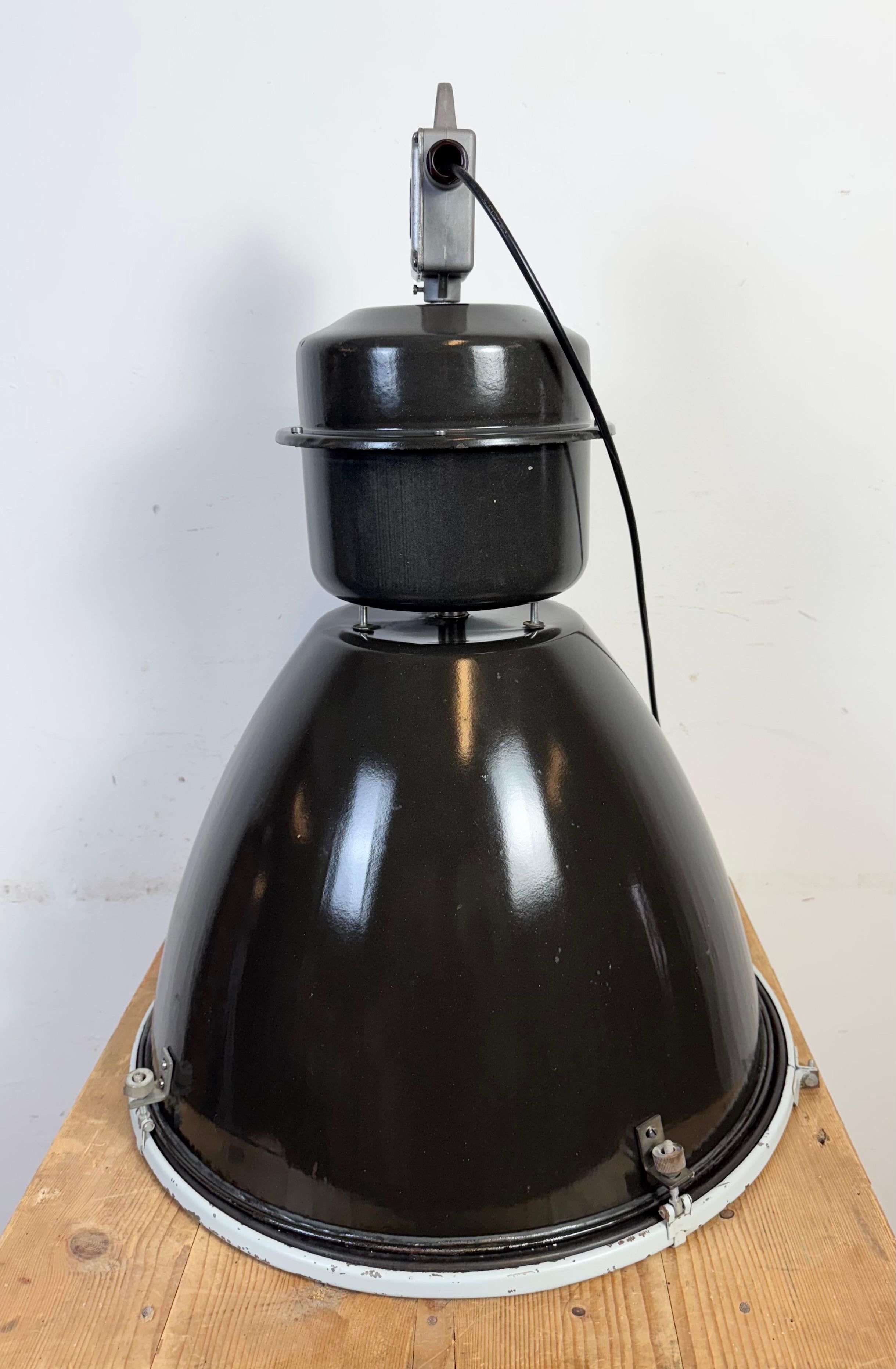 Large Black Enamel Industrial Lamp with Clear Glass Cover from Elektrosvit For Sale 13