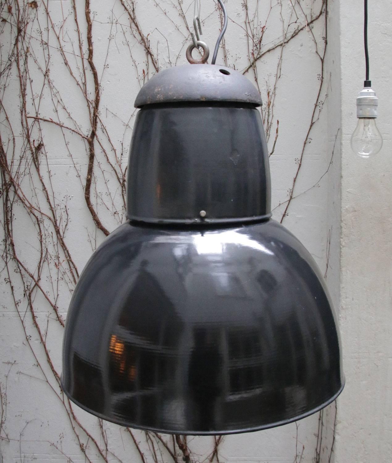 20th Century Large Black Enamel Vintage Industrial Pendant Lights Cast Iron Top (4x)