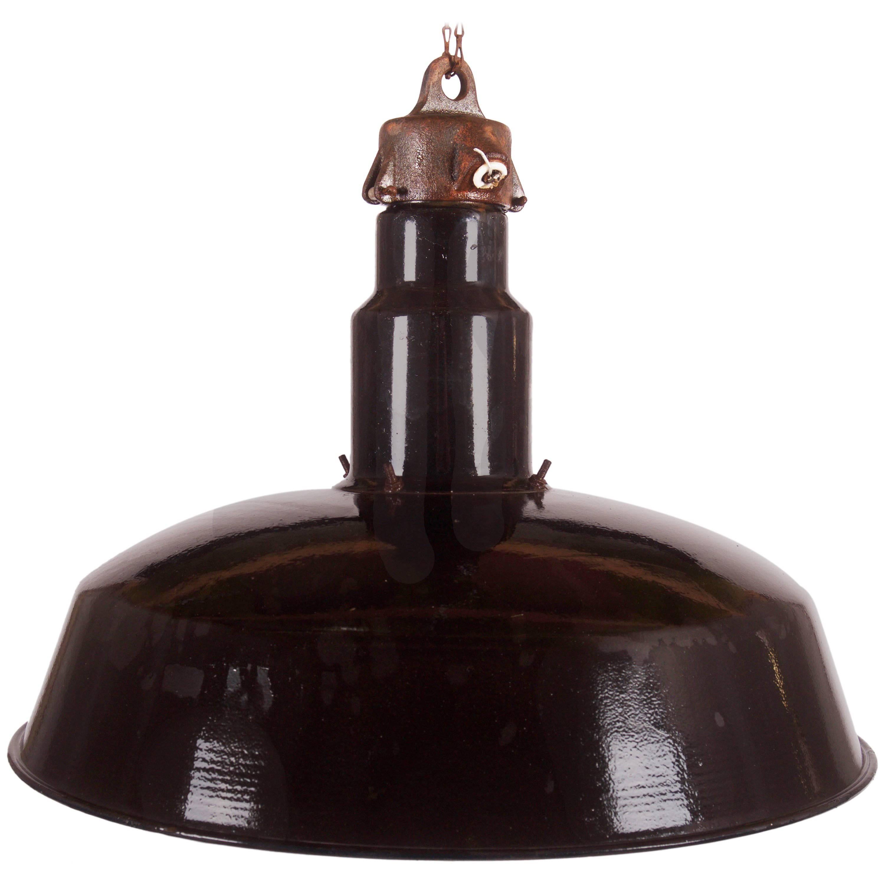 Grande lampe suspendue industrielle tchèque émaillée noire