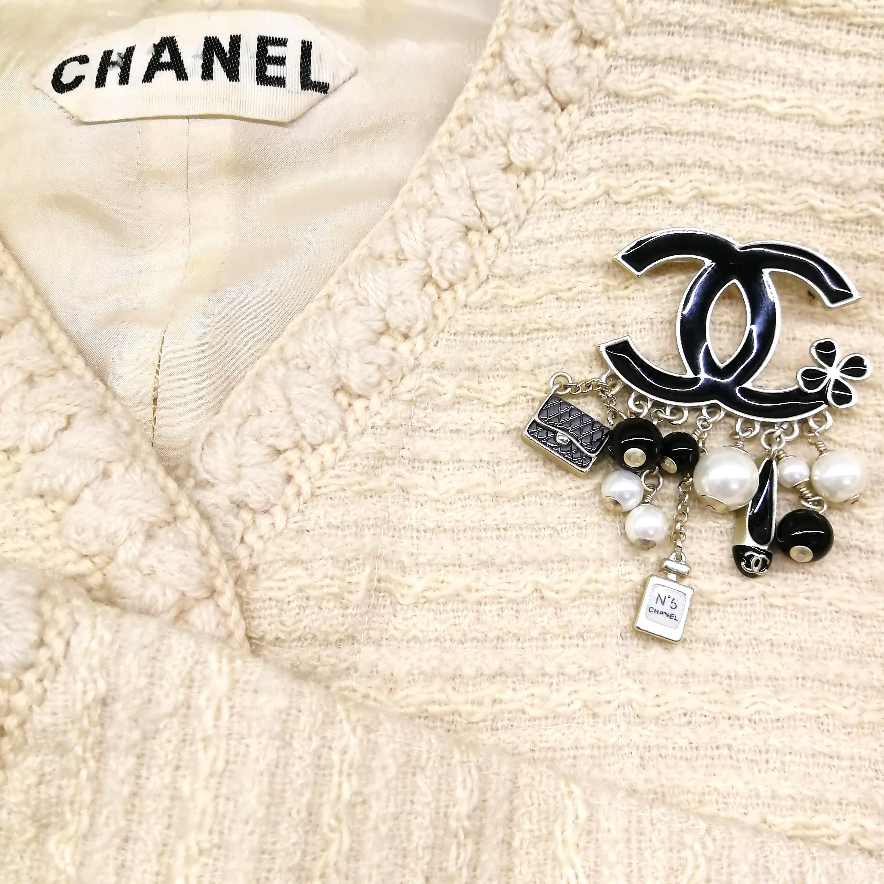 Large black enamelled and silvered metal Double C 'charm' brooch, Chanel, 2014 3
