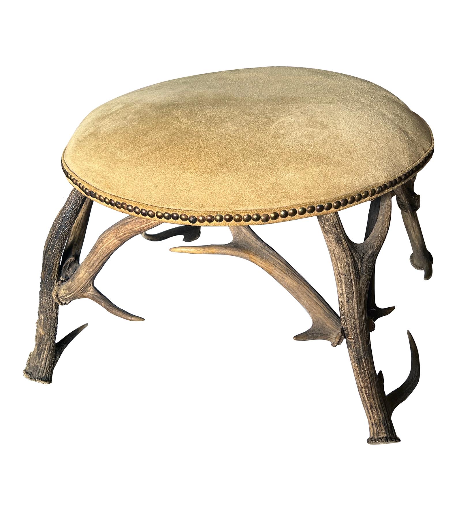Gran sillón y otomana de cornamenta Black Forest del siglo XIX en venta 4