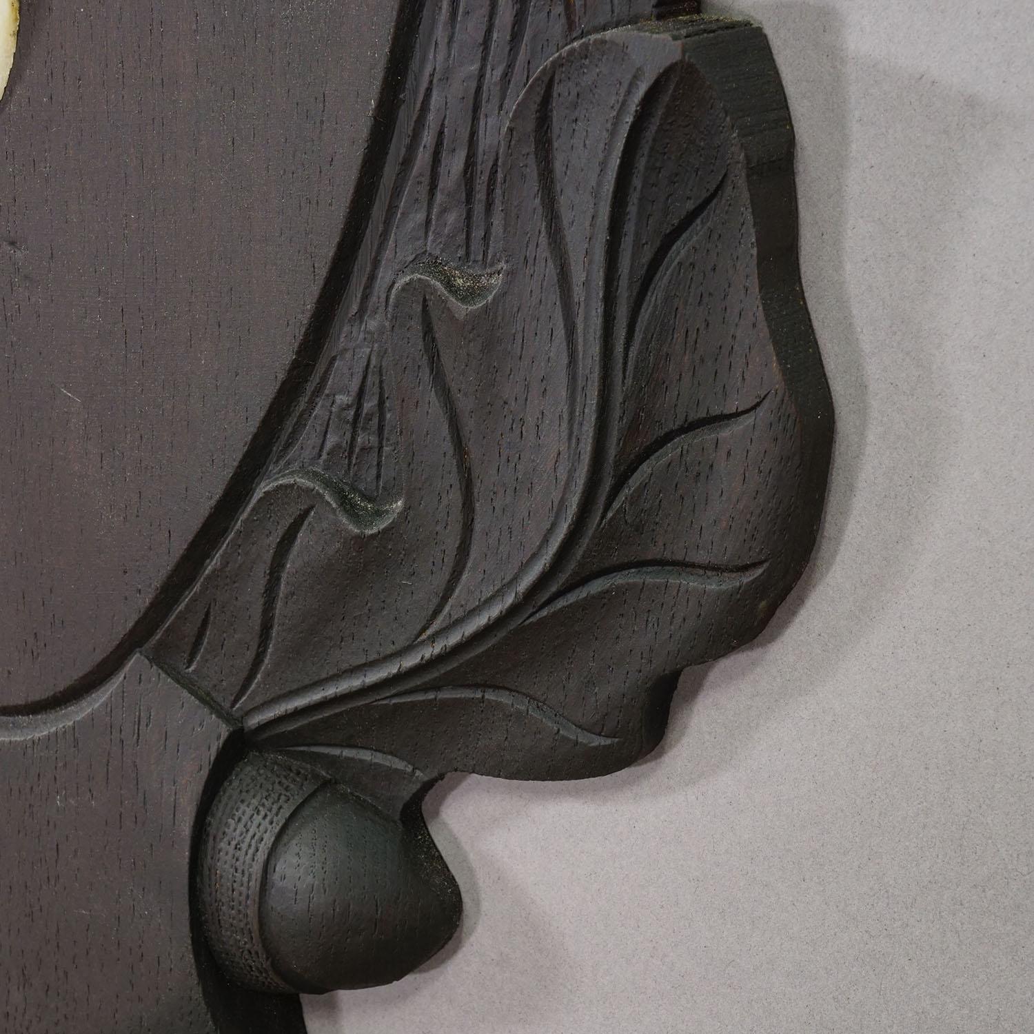 Große Black Forest 8 Pointer Rotwildtrophäe auf geschnitzter Plakette - Deutschland ca. 1940 im Angebot 1