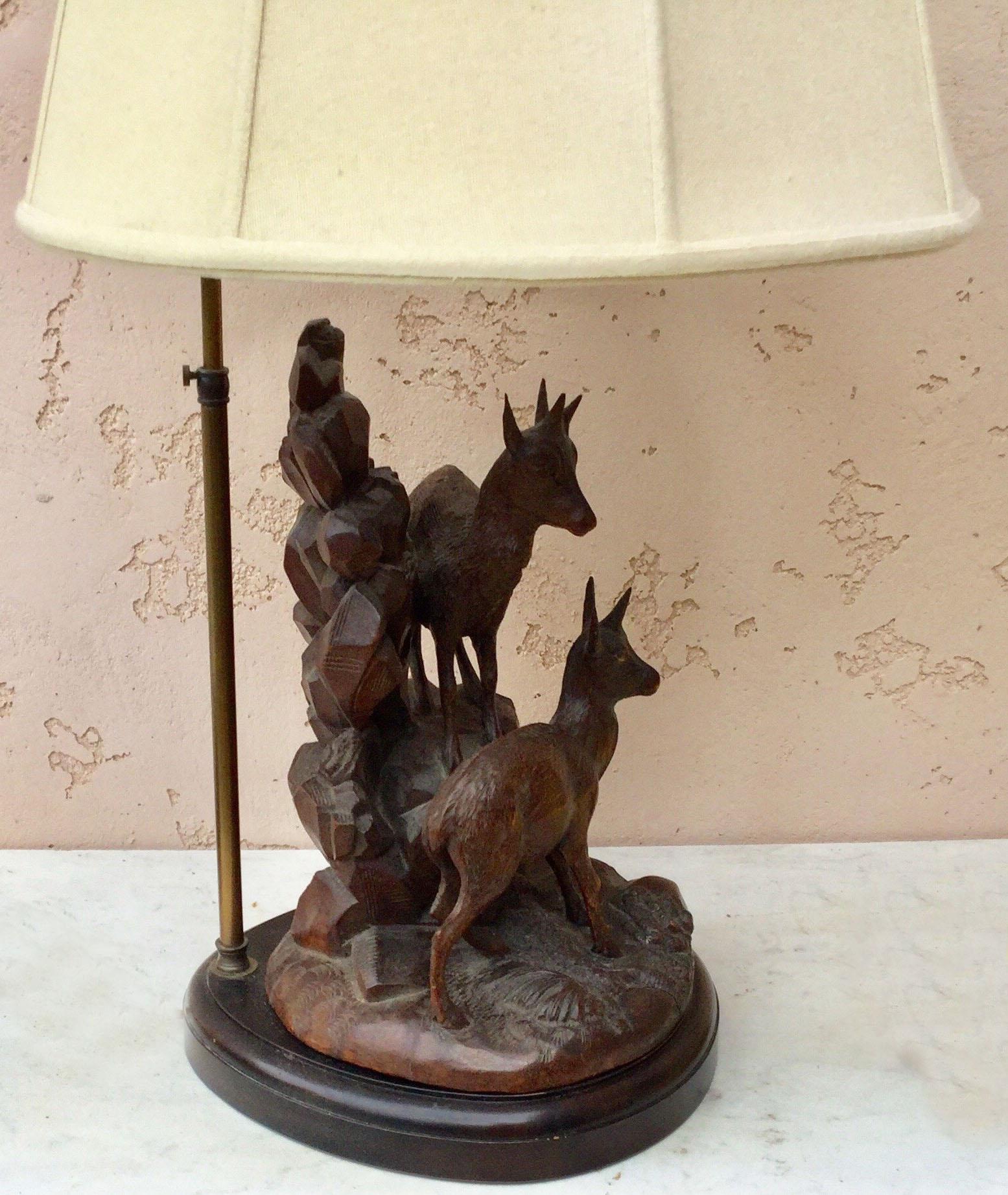 Lámpara grande Black Forest Cabras montesas, hacia 1880 Bosque negro en venta