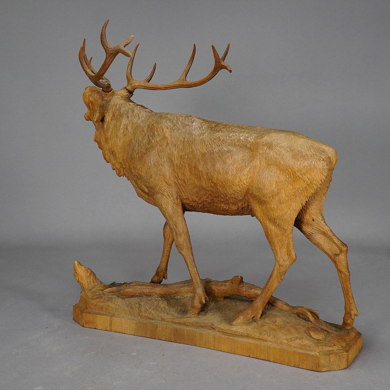 Large Black Forest Wooden Carved Stag Sculpture, ca. 1920 Pinterest Button Item In Good Condition In Berghuelen, DE