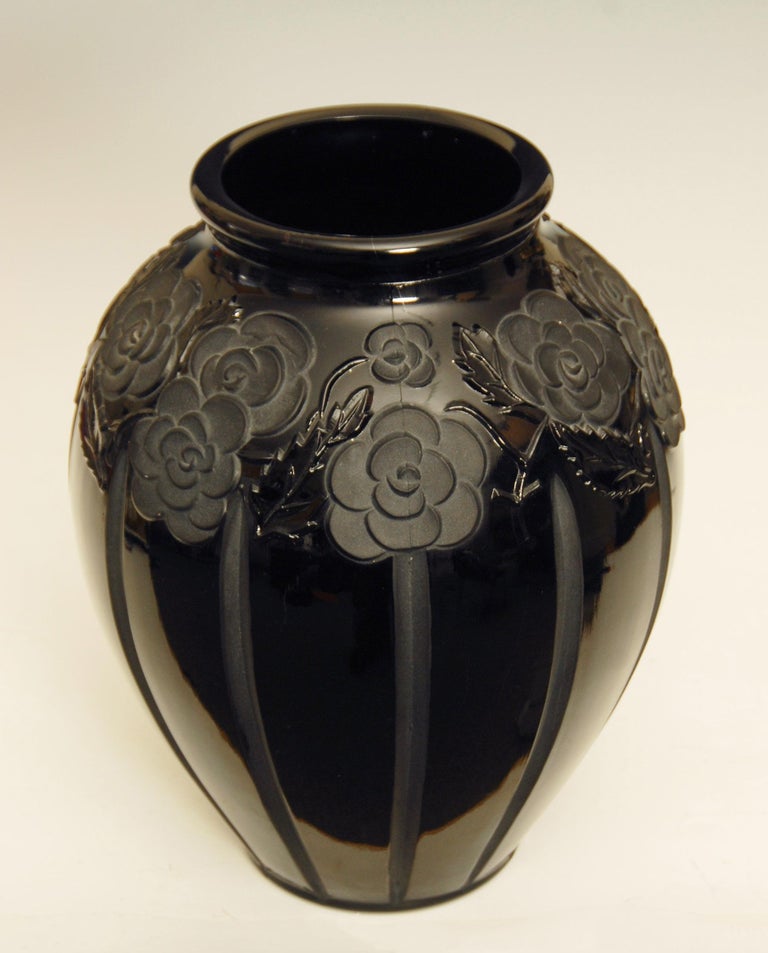 Large Black Glass Art Deco Vase For Sale at 1stdibs