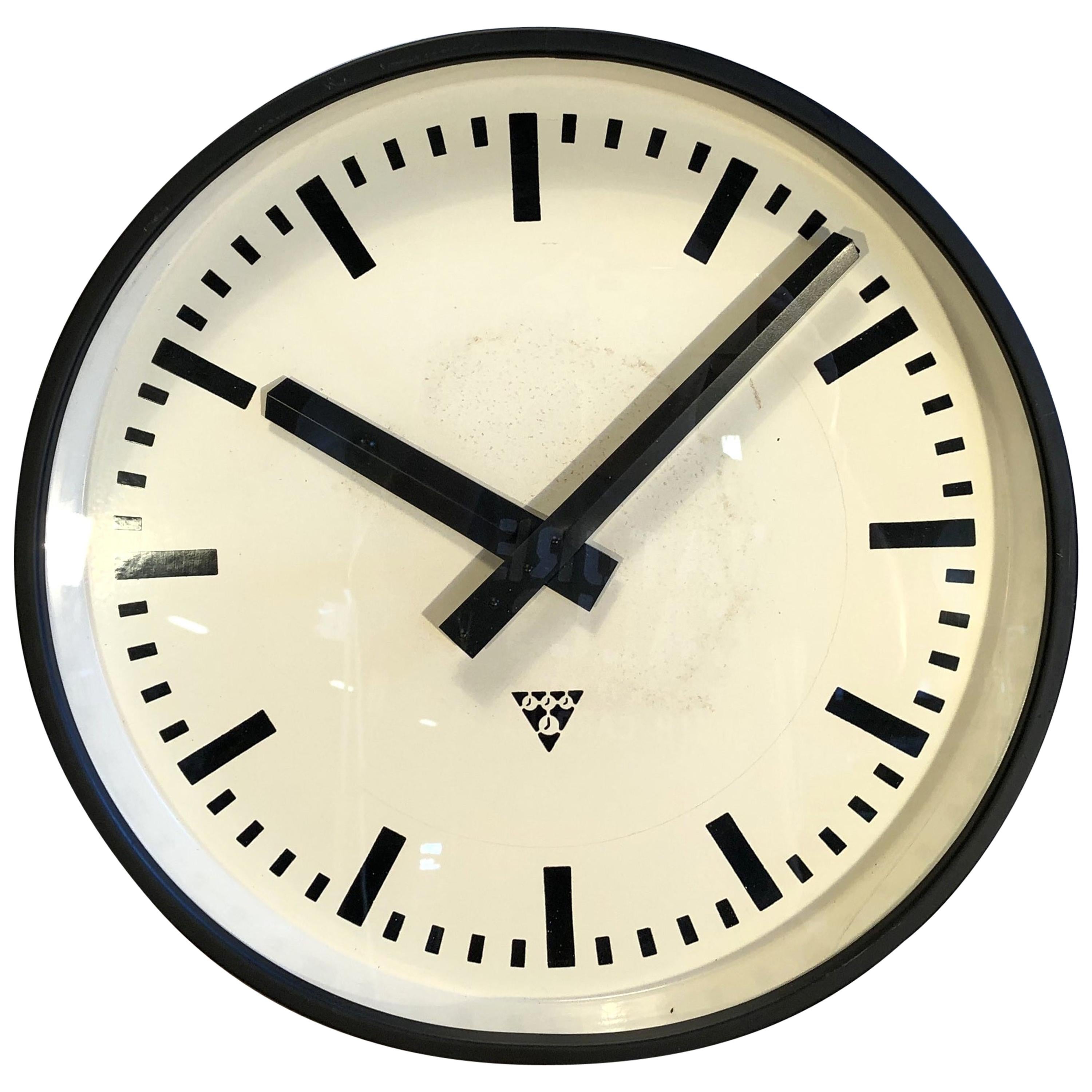 Industrial Wall Clocks 119 For Sale at 1stdibs
