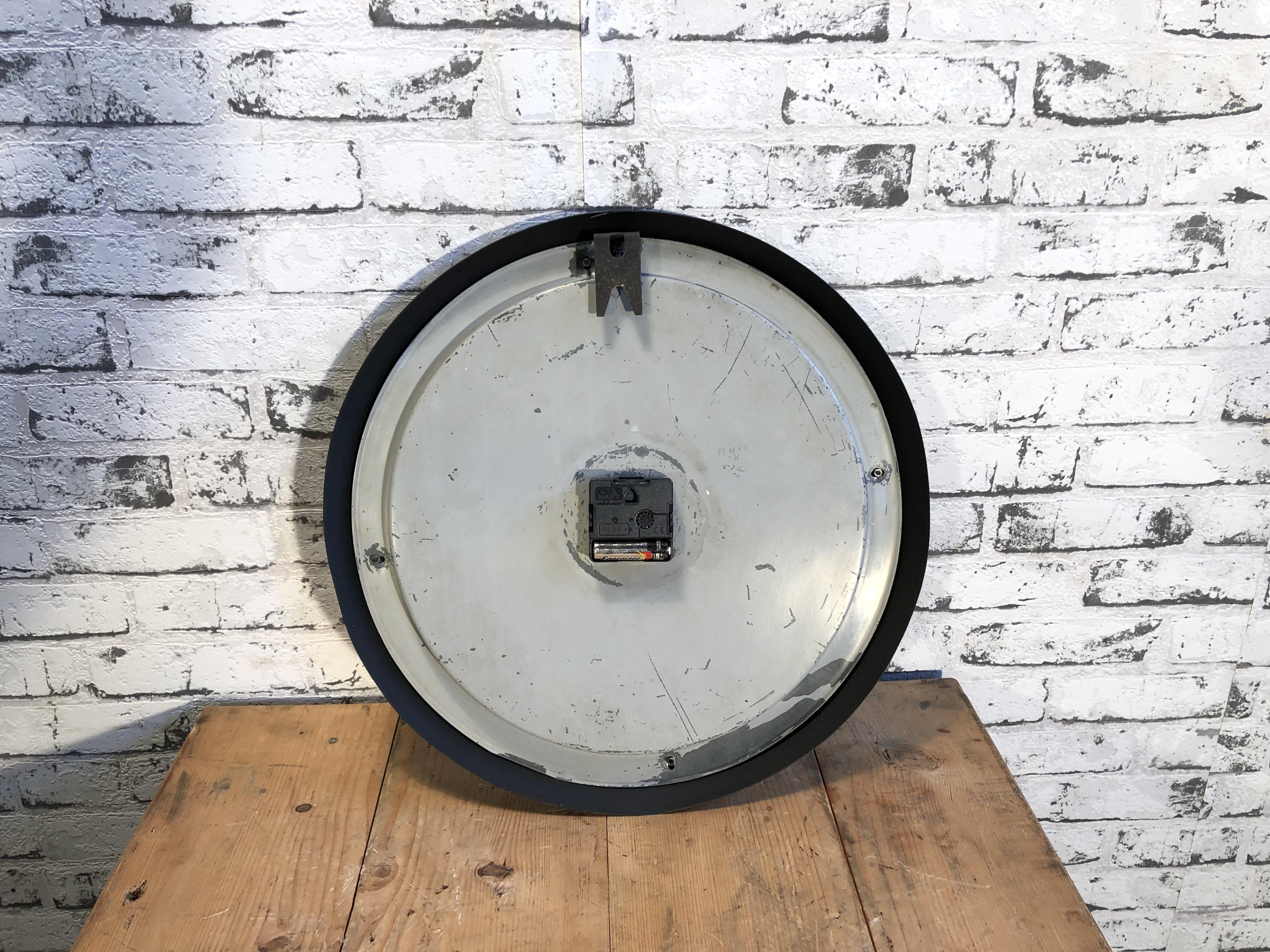 Large Black Industrial Factory Wall Clock from Siemens, 1950s 1