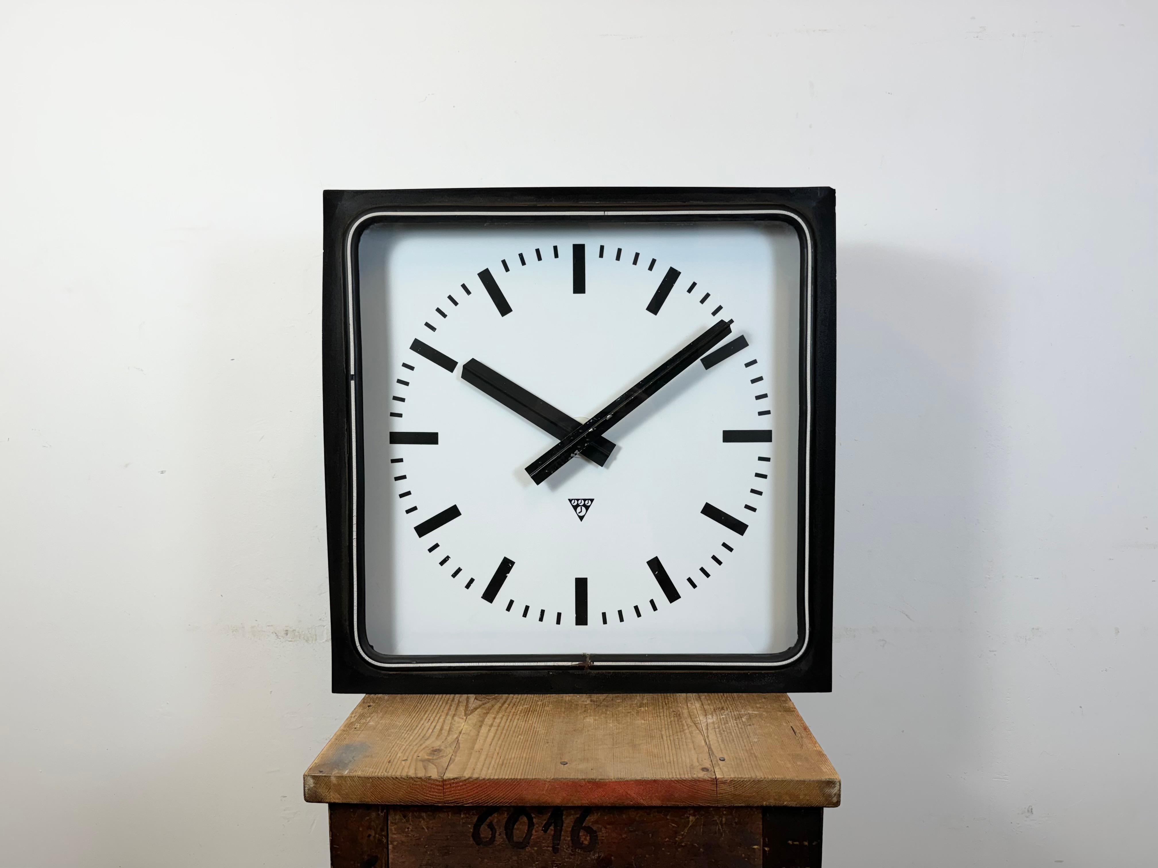 - Wall clock made by Pragotron in former Czechoslovakia during the 1960s.
- Was used in factories, schools and railway stations 
- Black plastic frame 
- Plastic dial,metal hands
- Clear glass cover 
- Former electric slave clock has been converted