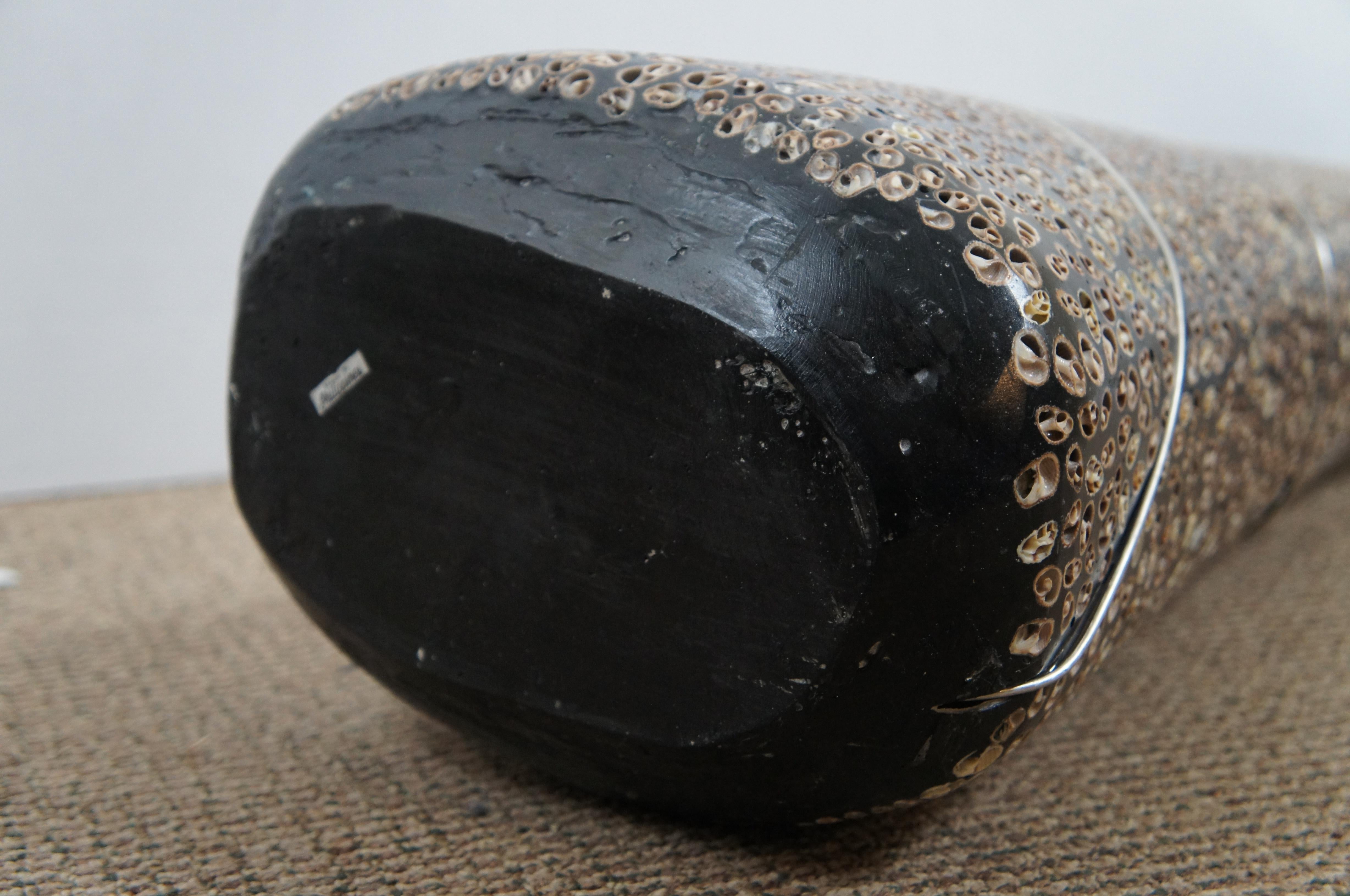 Vaso da terra grande in lacca nera con conchiglia di mare incastonata, corallo delle Filippine 45