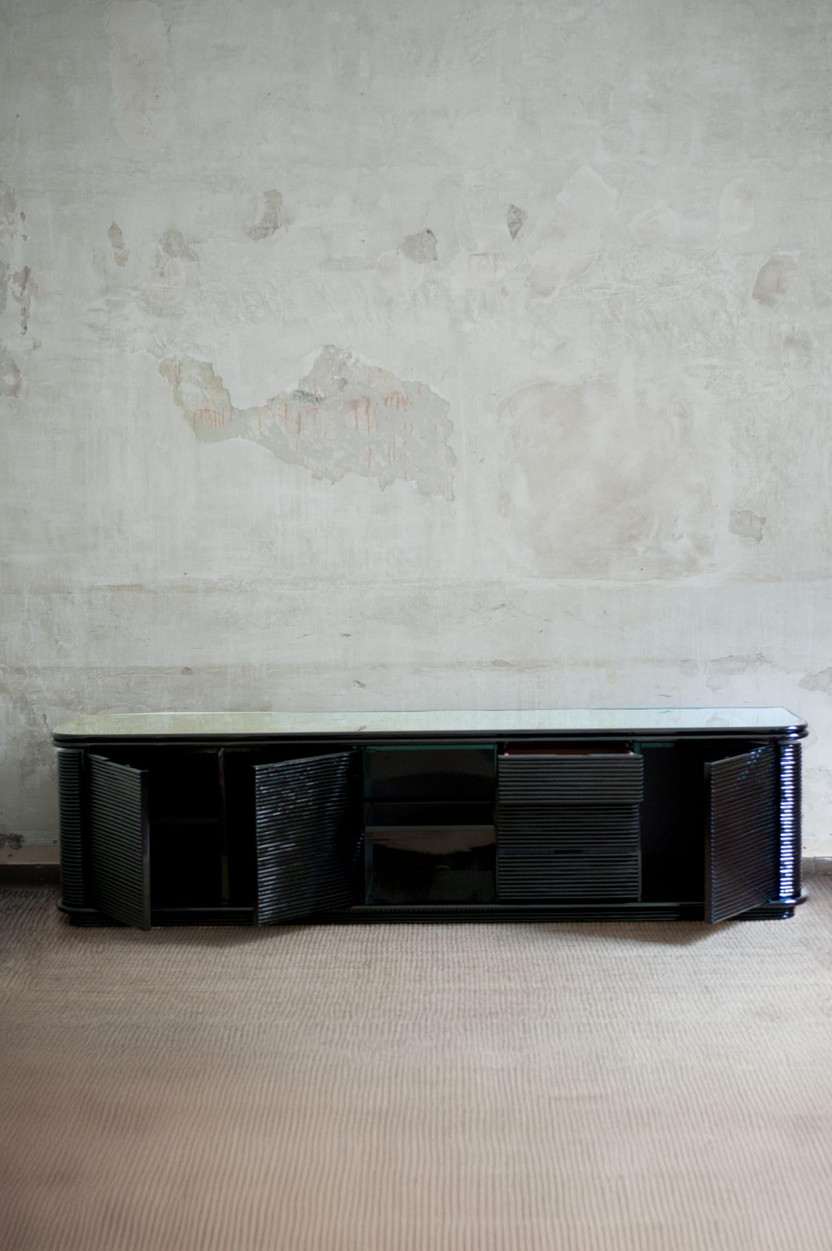 Italian Large Black Lacquered Sideboard – 1980s For Sale