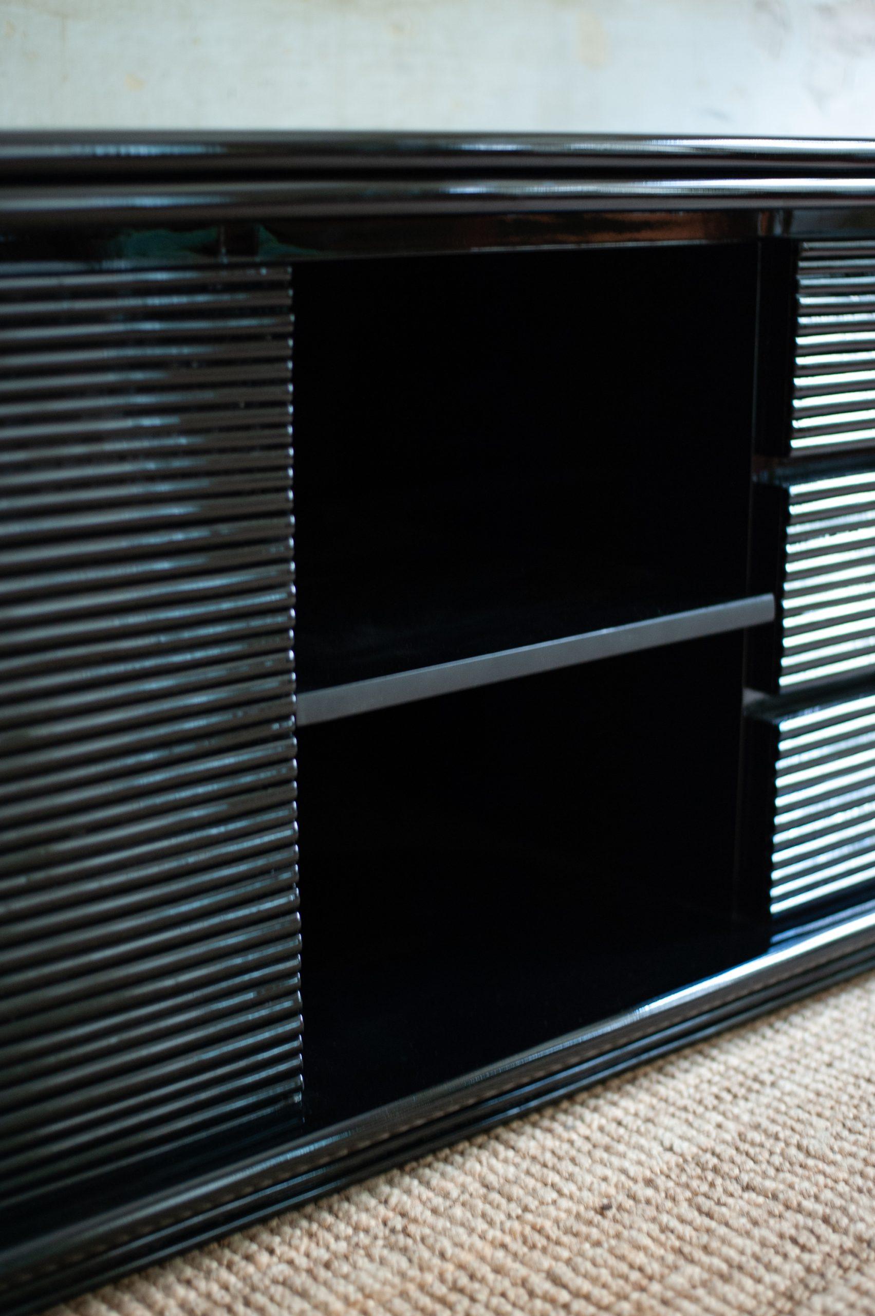 Large Black Lacquered Sideboard – 1980s In Good Condition For Sale In Roma, RM