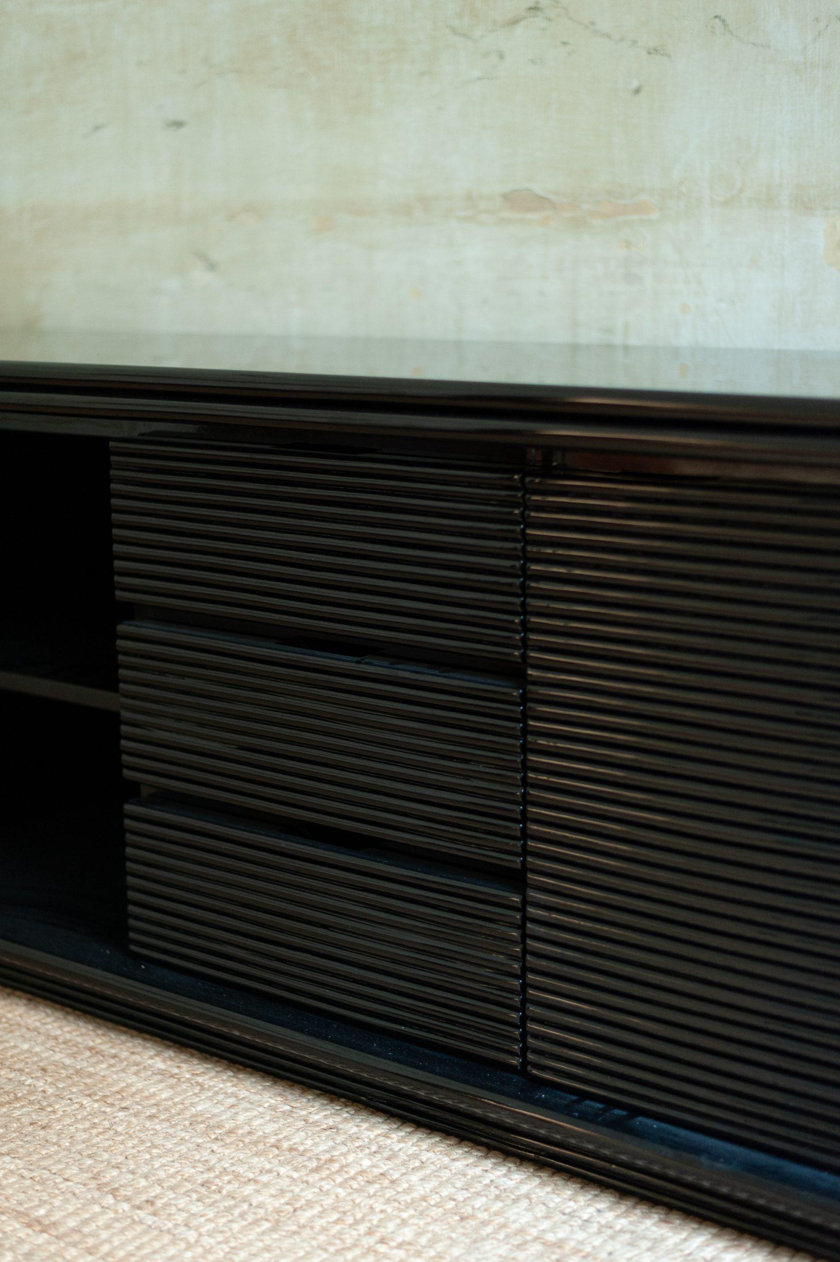 Late 20th Century Large Black Lacquered Sideboard – 1980s For Sale