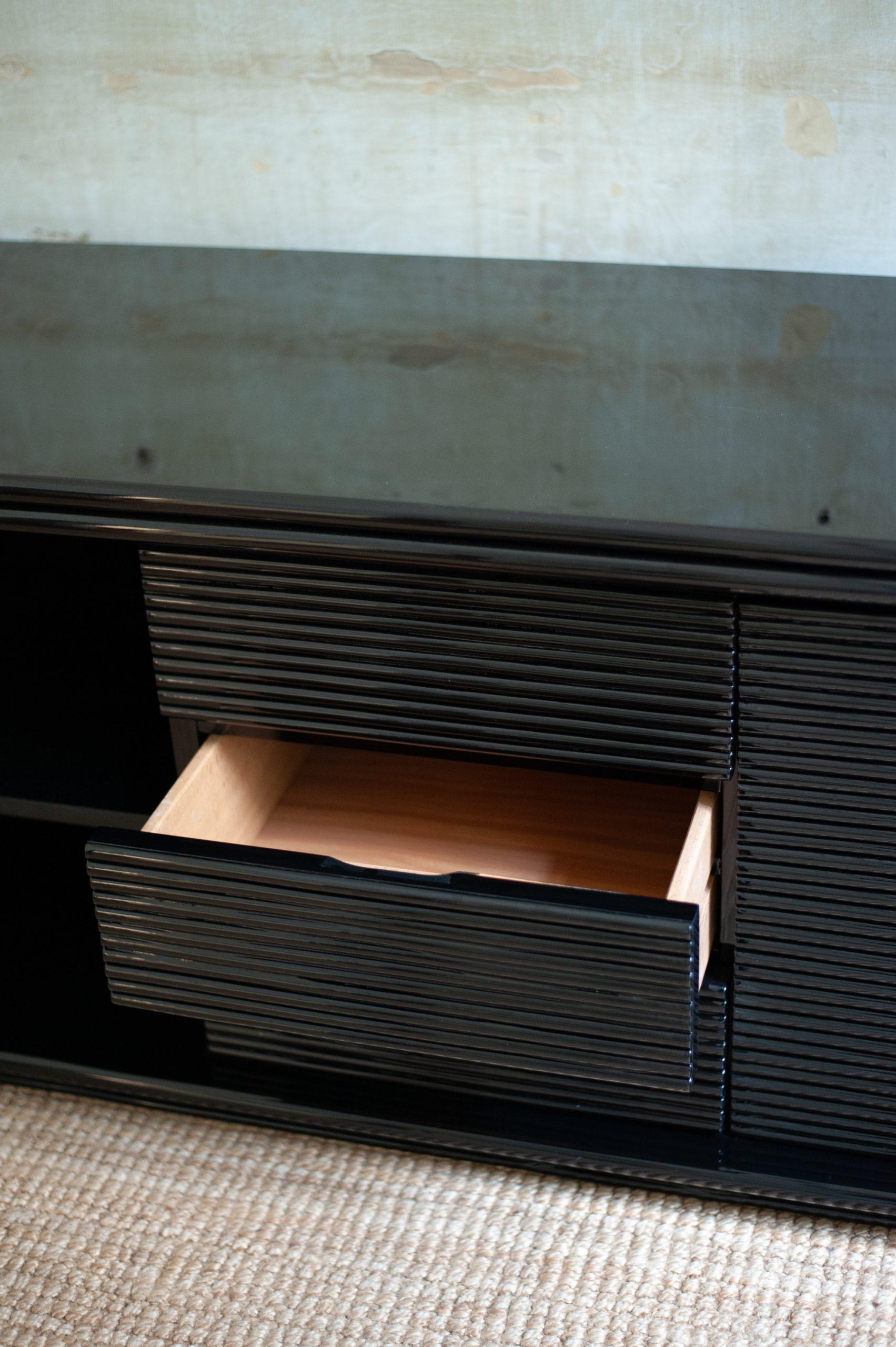 Large Black Lacquered Sideboard – 1980s For Sale 1