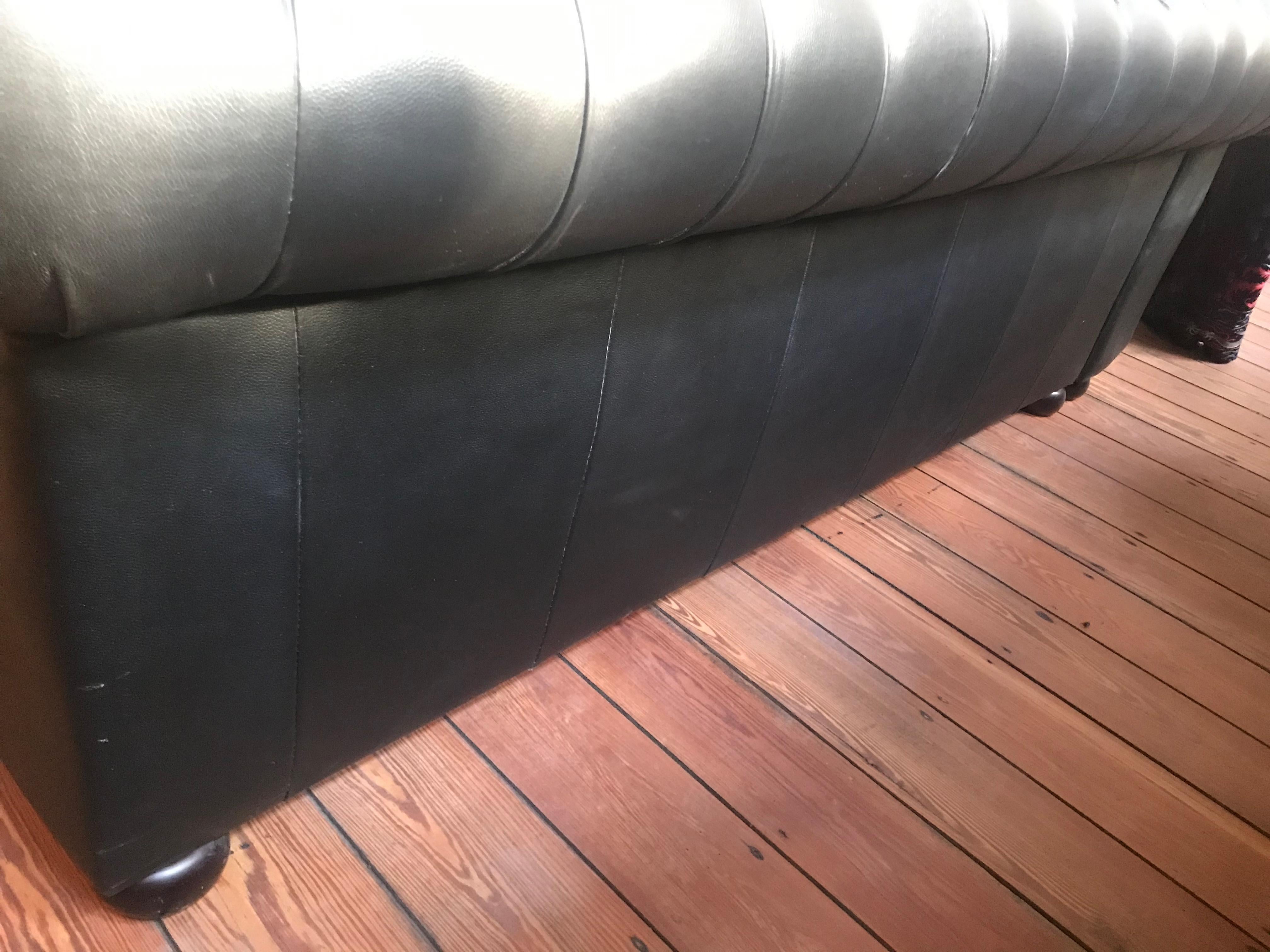20th Century Large Black Leather English Rochester Chesterfield Curved Sectional Sofa For Sale