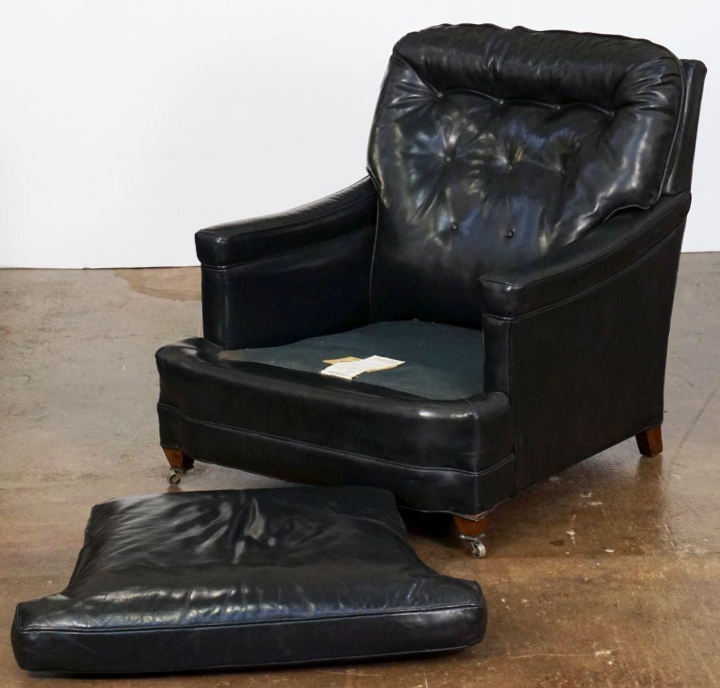 Grand fauteuil lounge en cuir noir Bloomingdale's en vente 10