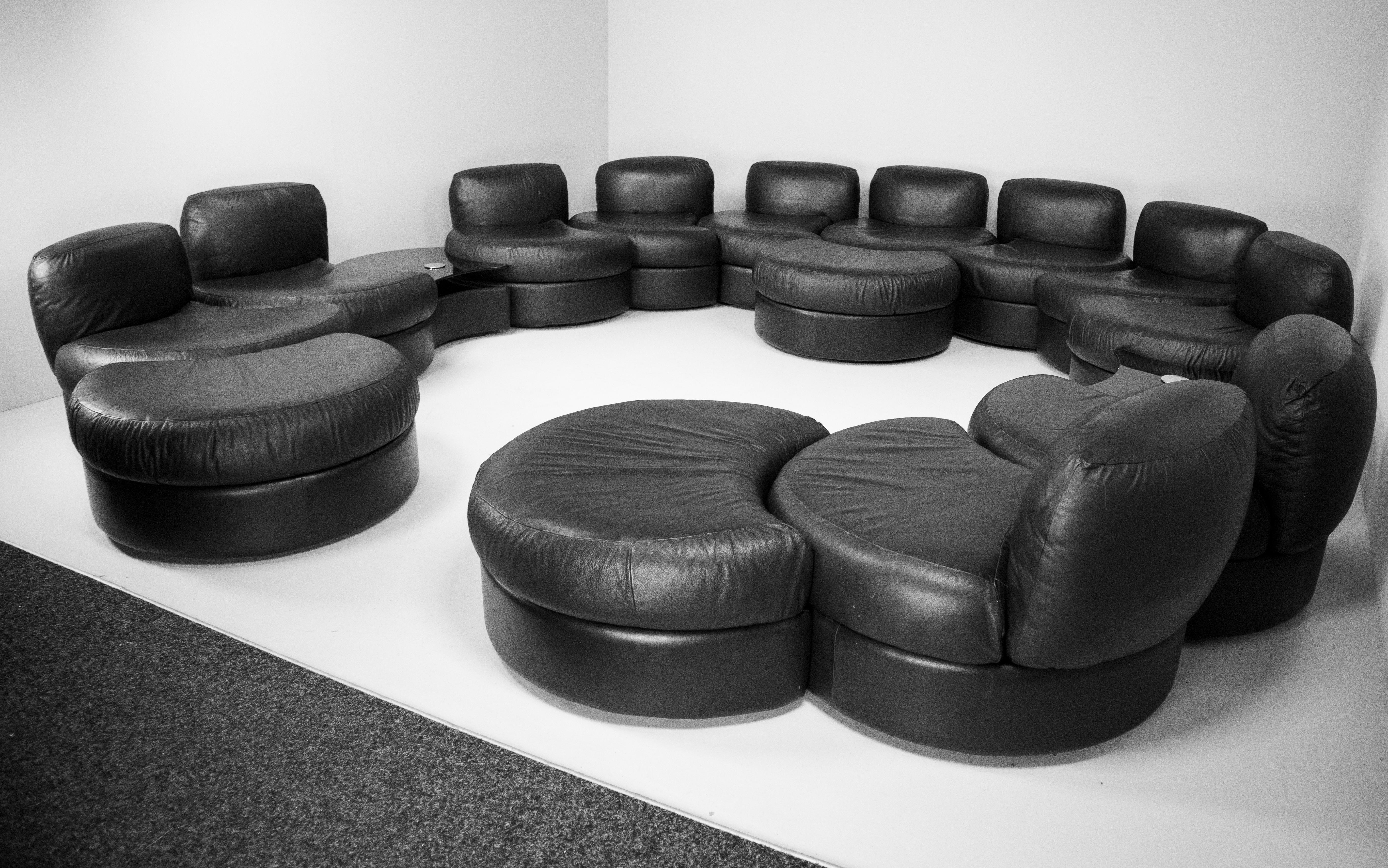 Large Black Leather Sectional Sofa Set by Tecnosalotto Mantova, Italy, 1970s In Good Condition In Almelo, NL