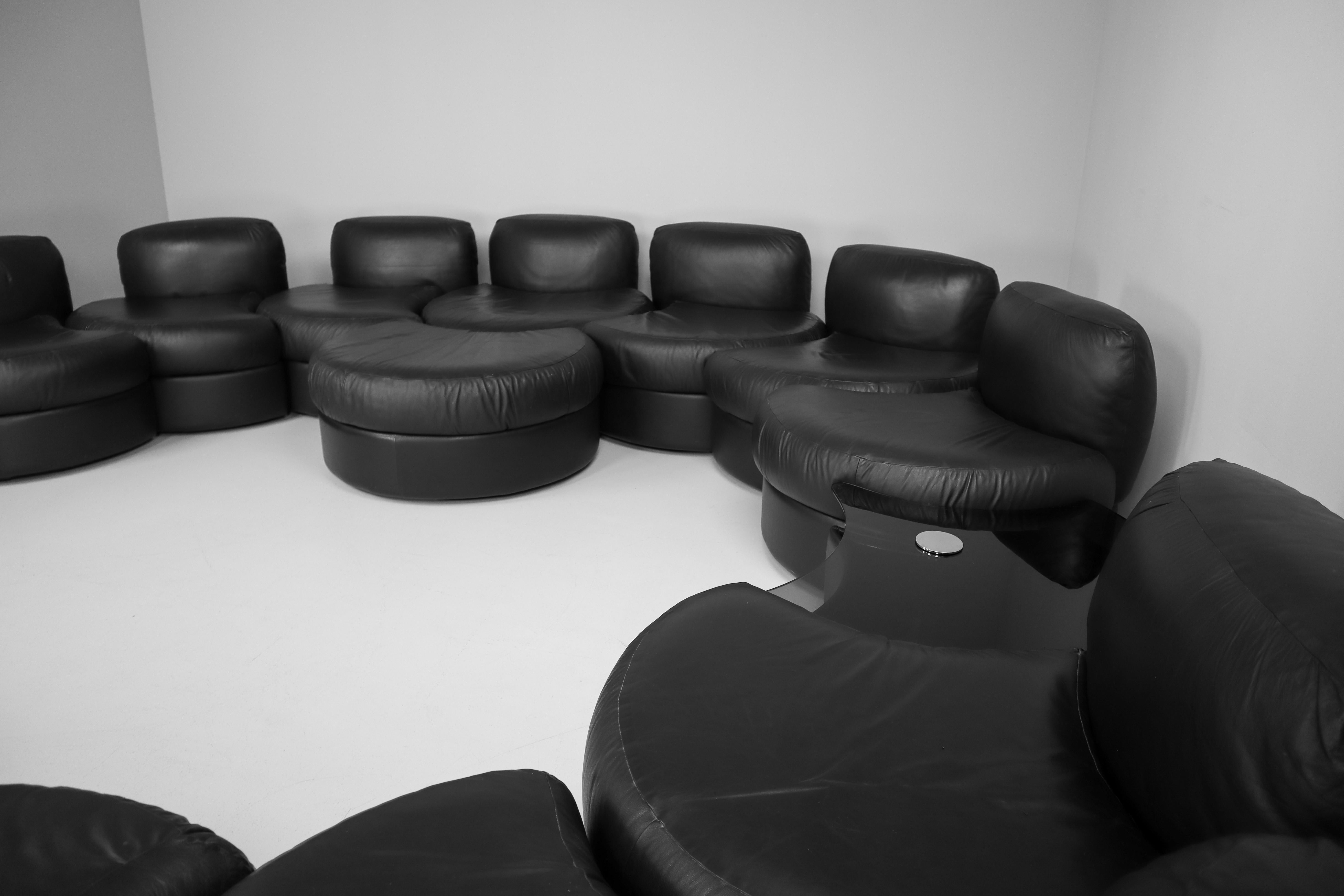 Late 20th Century Large Black Leather Sectional Sofa Set by Tecnosalotto Mantova, Italy, 1970s