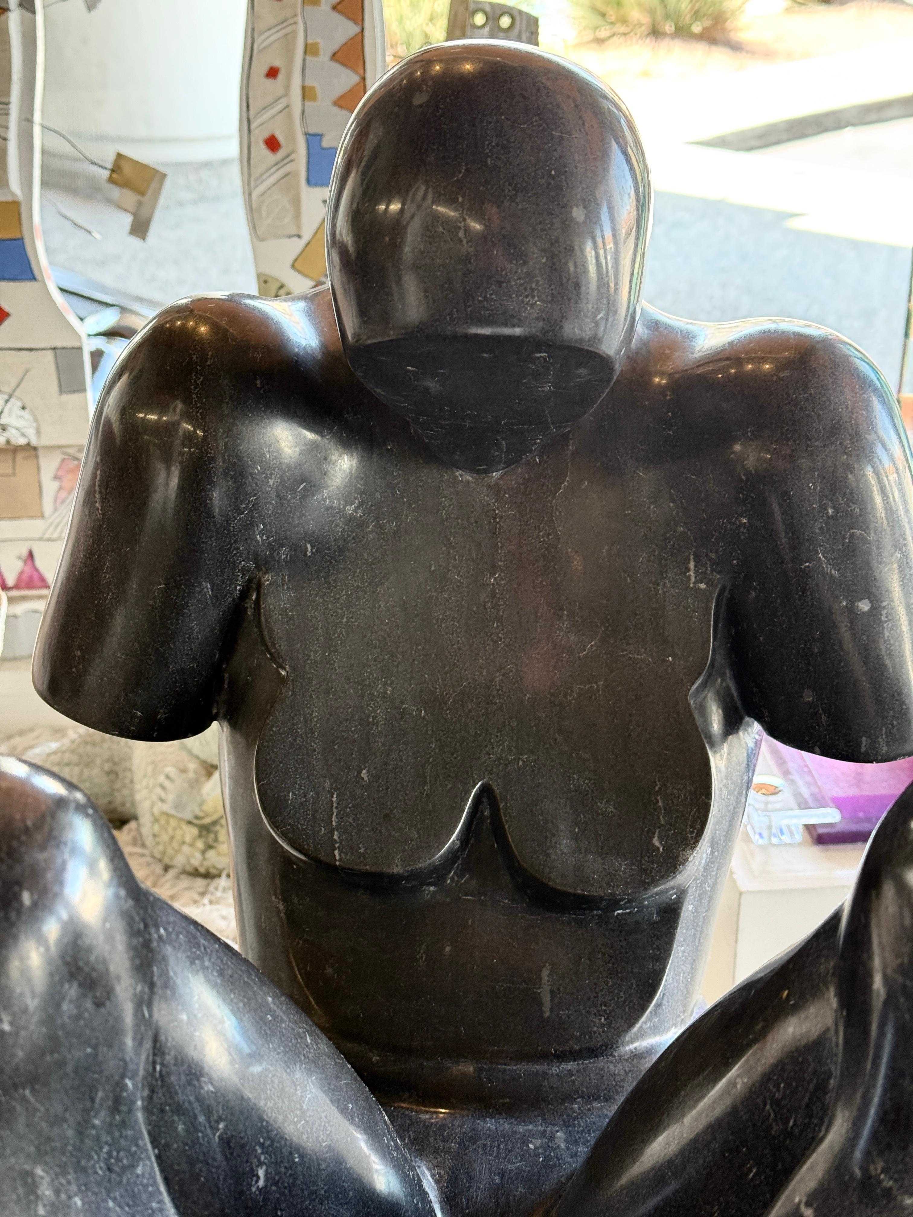 Gran Escultura Cubista de Mármol Negro Mujer Desnuda en venta 3