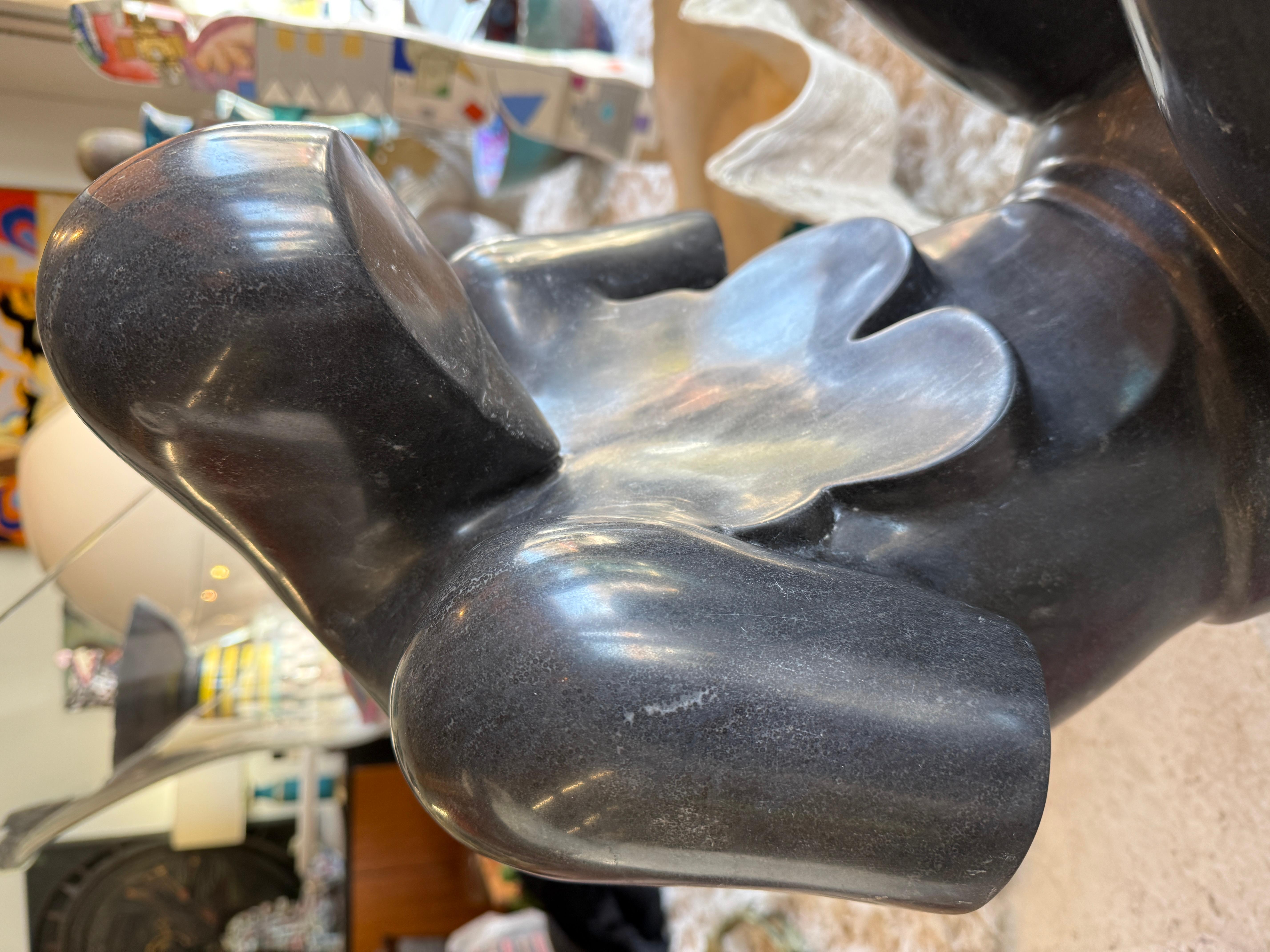 Gran Escultura Cubista de Mármol Negro Mujer Desnuda en venta 6