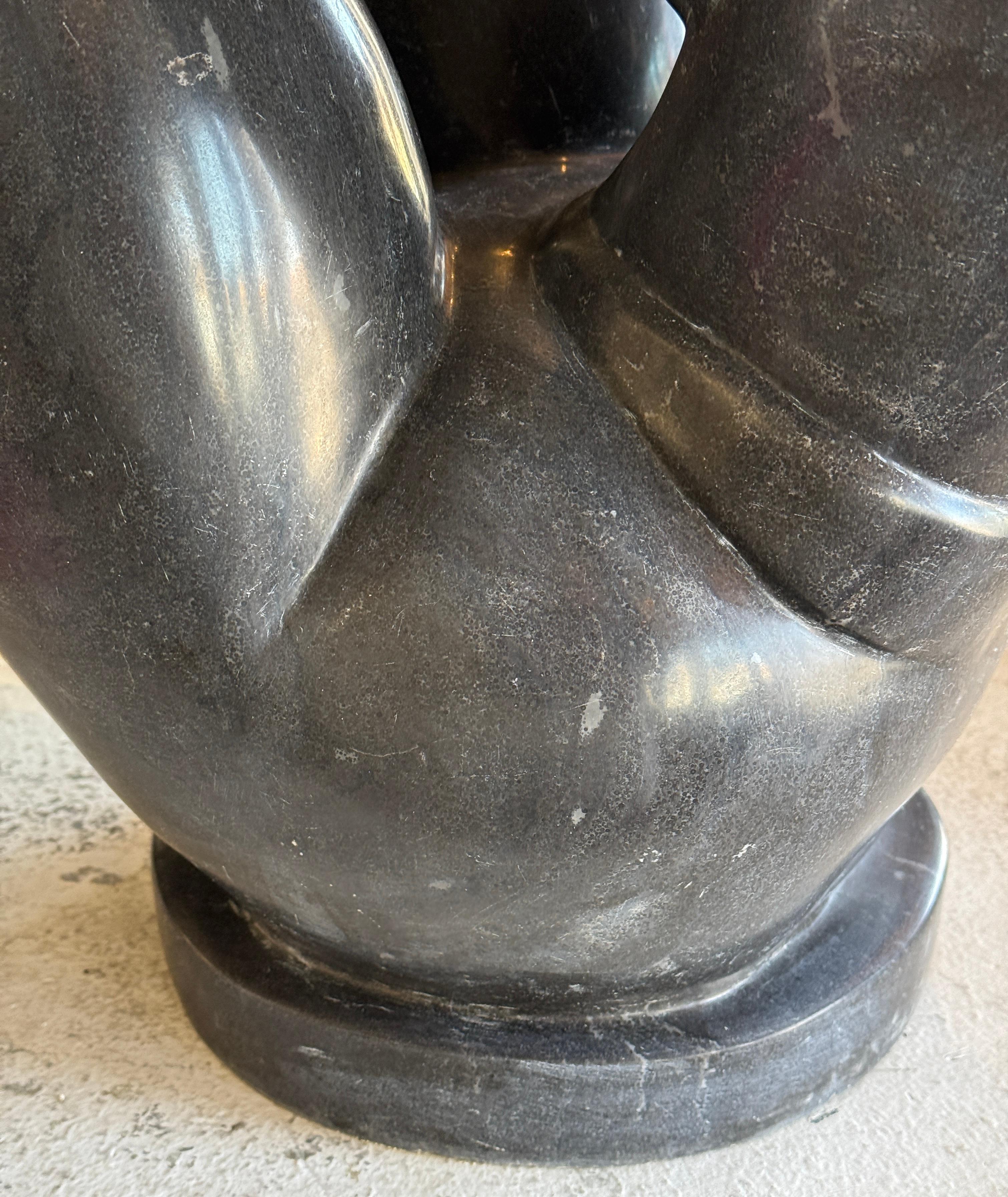 Gran Escultura Cubista de Mármol Negro Mujer Desnuda siglo XX en venta