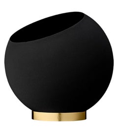Grand pot à fleurs noir minimaliste