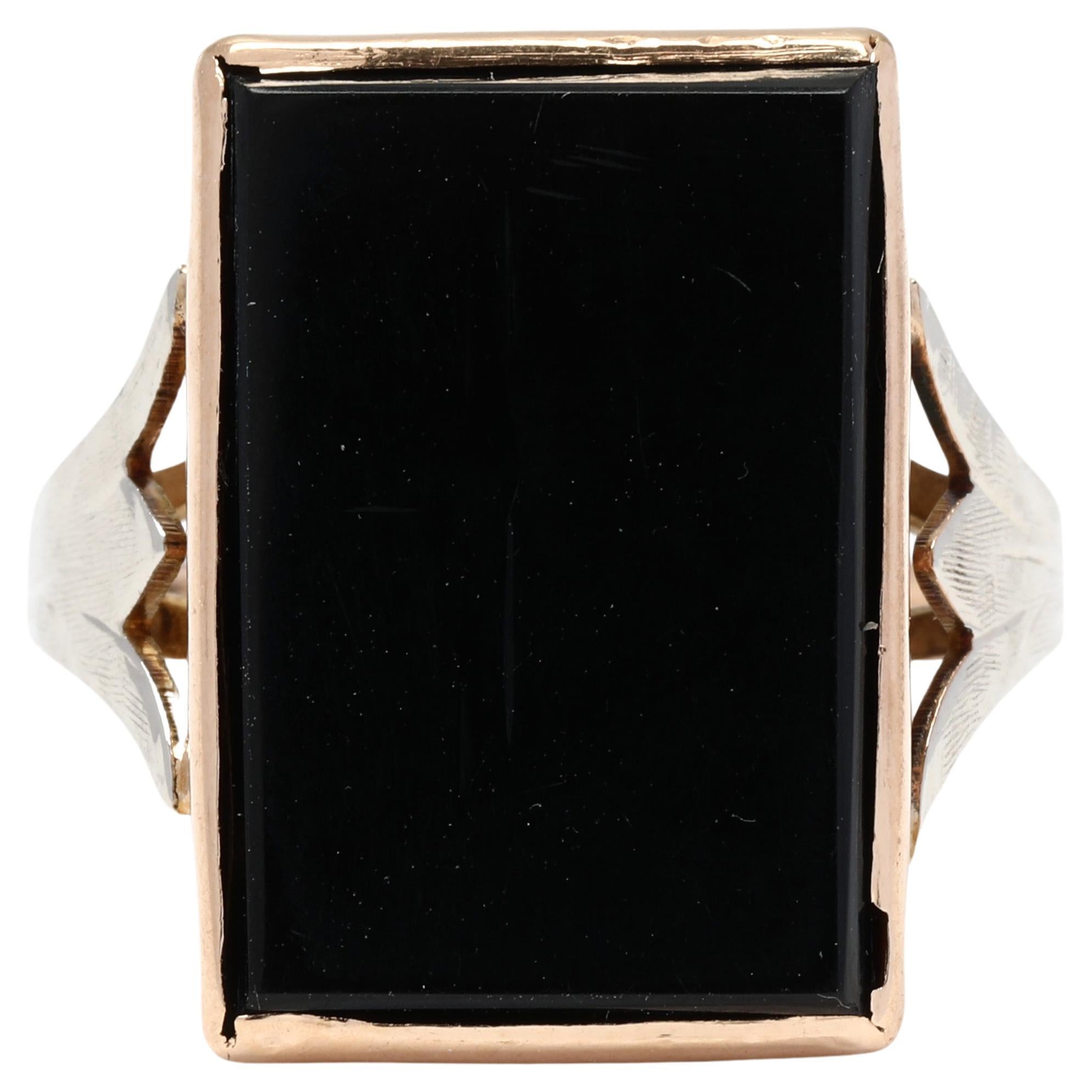 Large Black Onyx Rectangular Ring, 10k Yellow Gold, Ring Size 4.25  For Sale