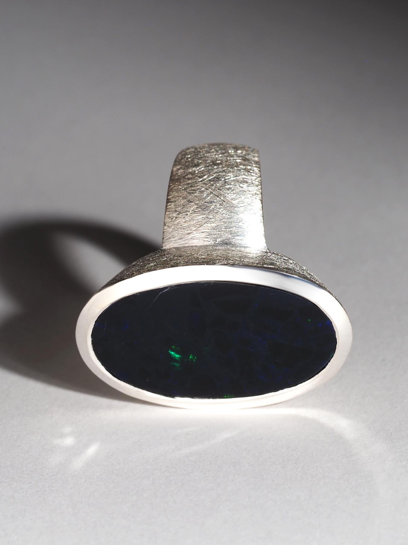 Large Black opal ring Mens opal jewelry Australian opal natural Blue opalescence In New Condition For Sale In Berlin, DE