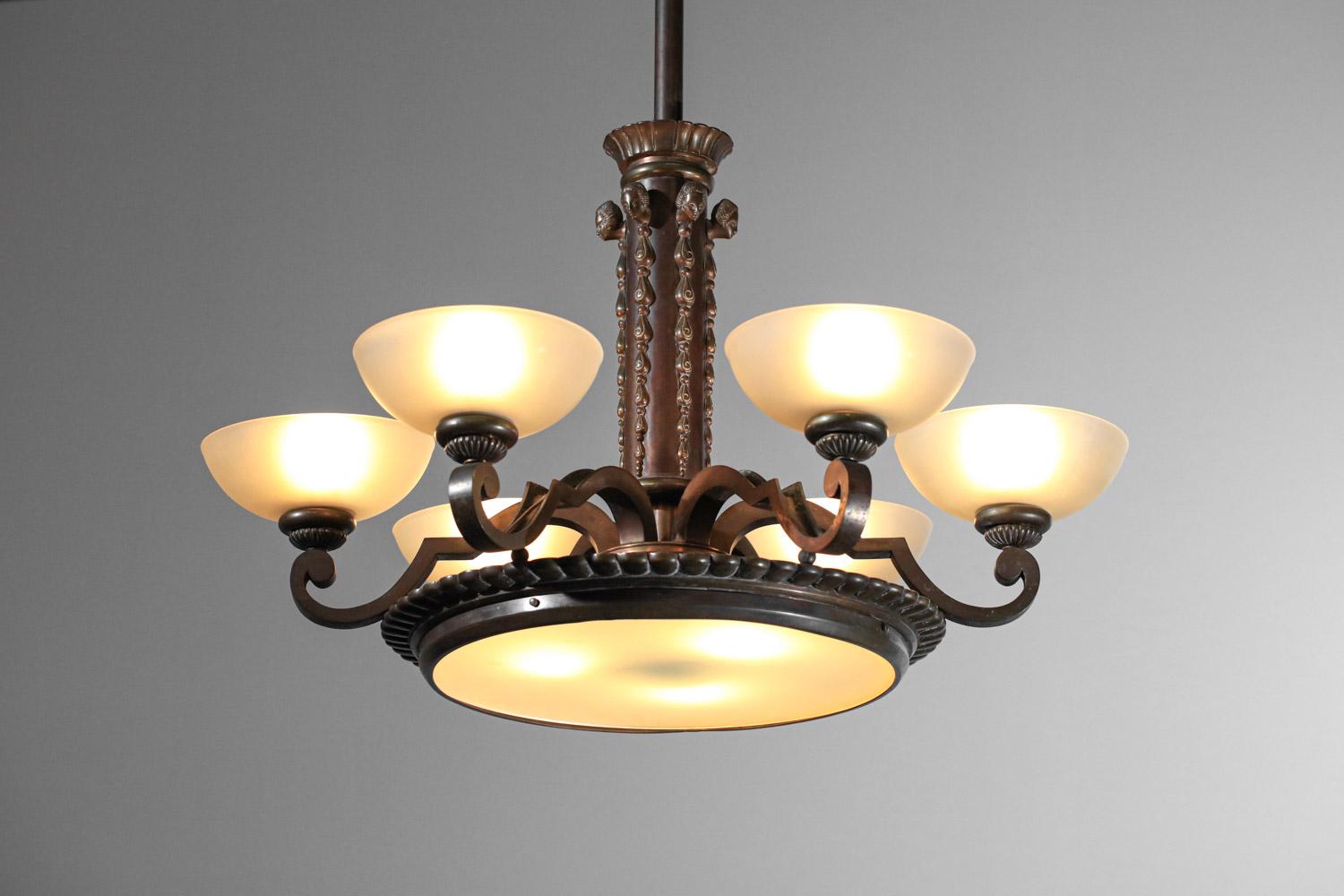 large black patina bonze chandelier from the 30/40's For Sale 4