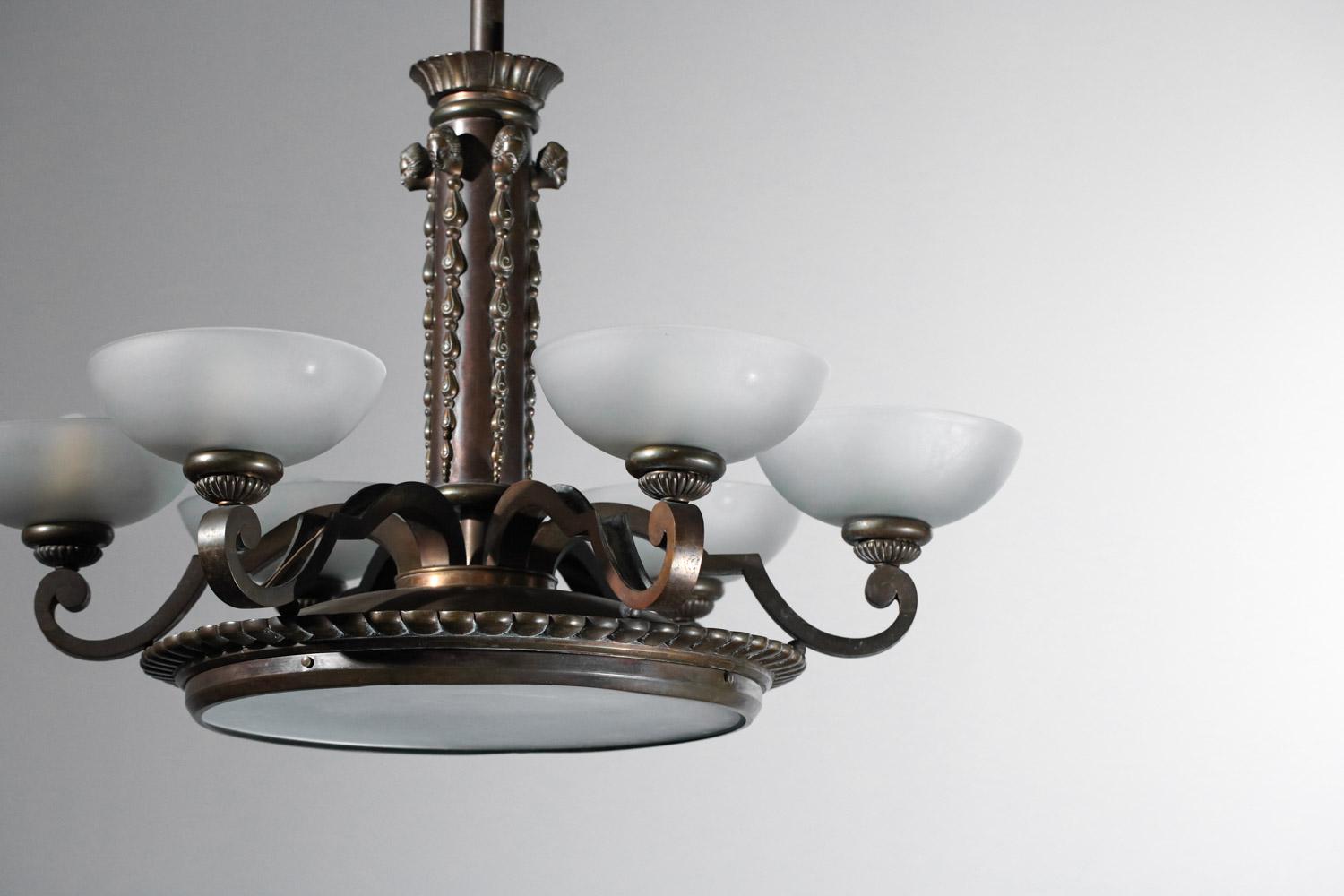 Mid-20th Century large black patina bonze chandelier from the 30/40's For Sale
