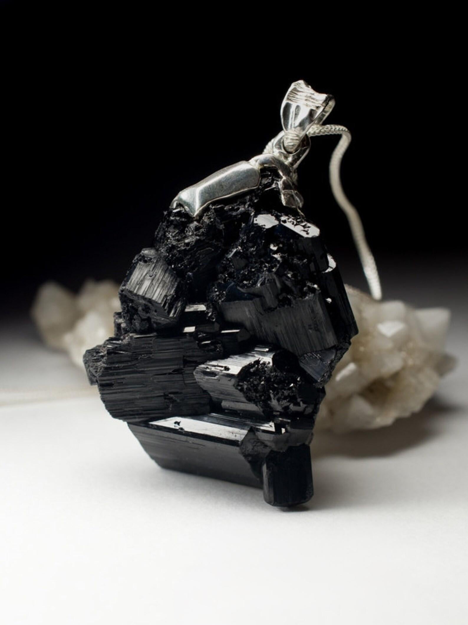 Large Black Tourmaline Silver Pendant Raw Gem Black Natural Crystal Magic gift In New Condition For Sale In Berlin, DE