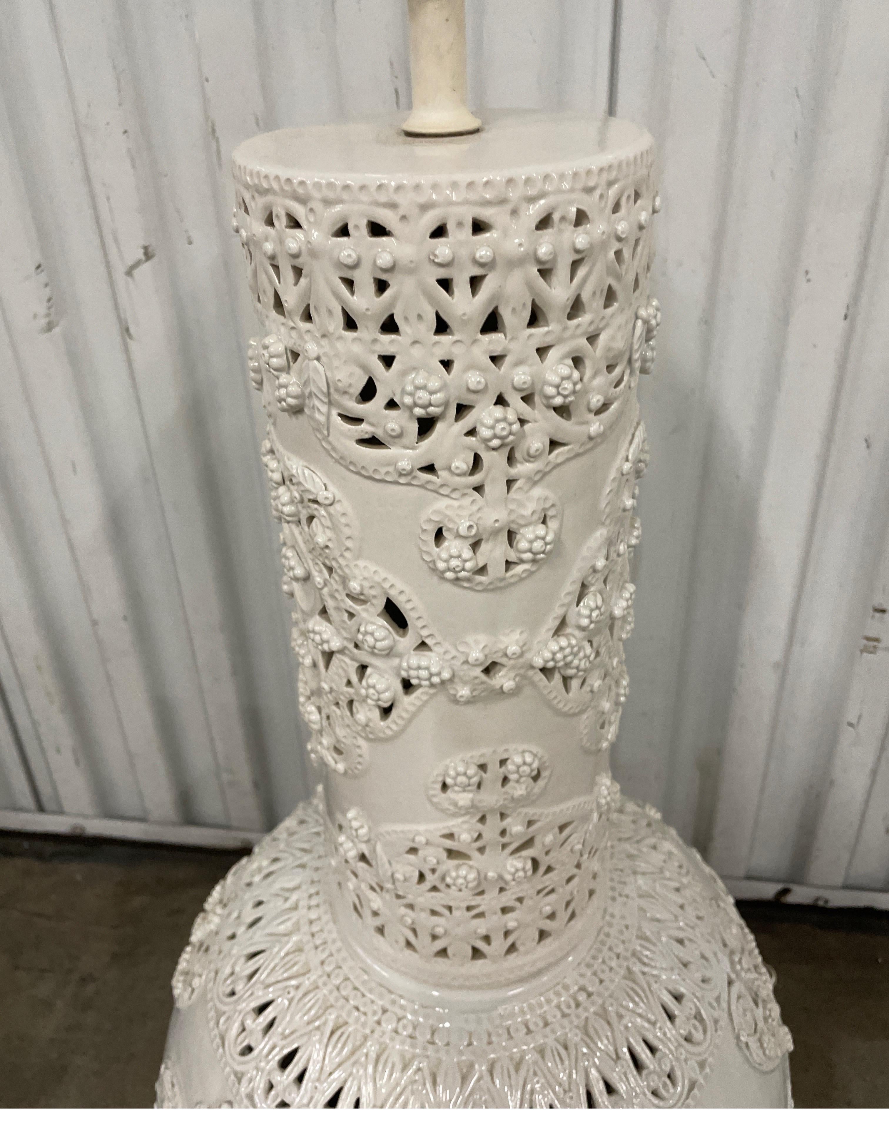 Large Blanc de Chine Chinese Table Lamp In Good Condition For Sale In West Palm Beach, FL
