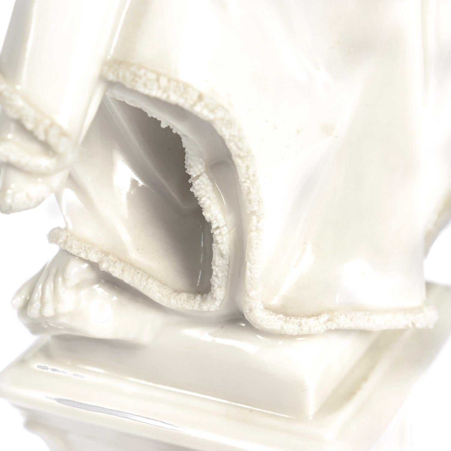 Grande figurine d'hiver de Nymphenburg en Blanc de Chine par Auliczek en vente 10