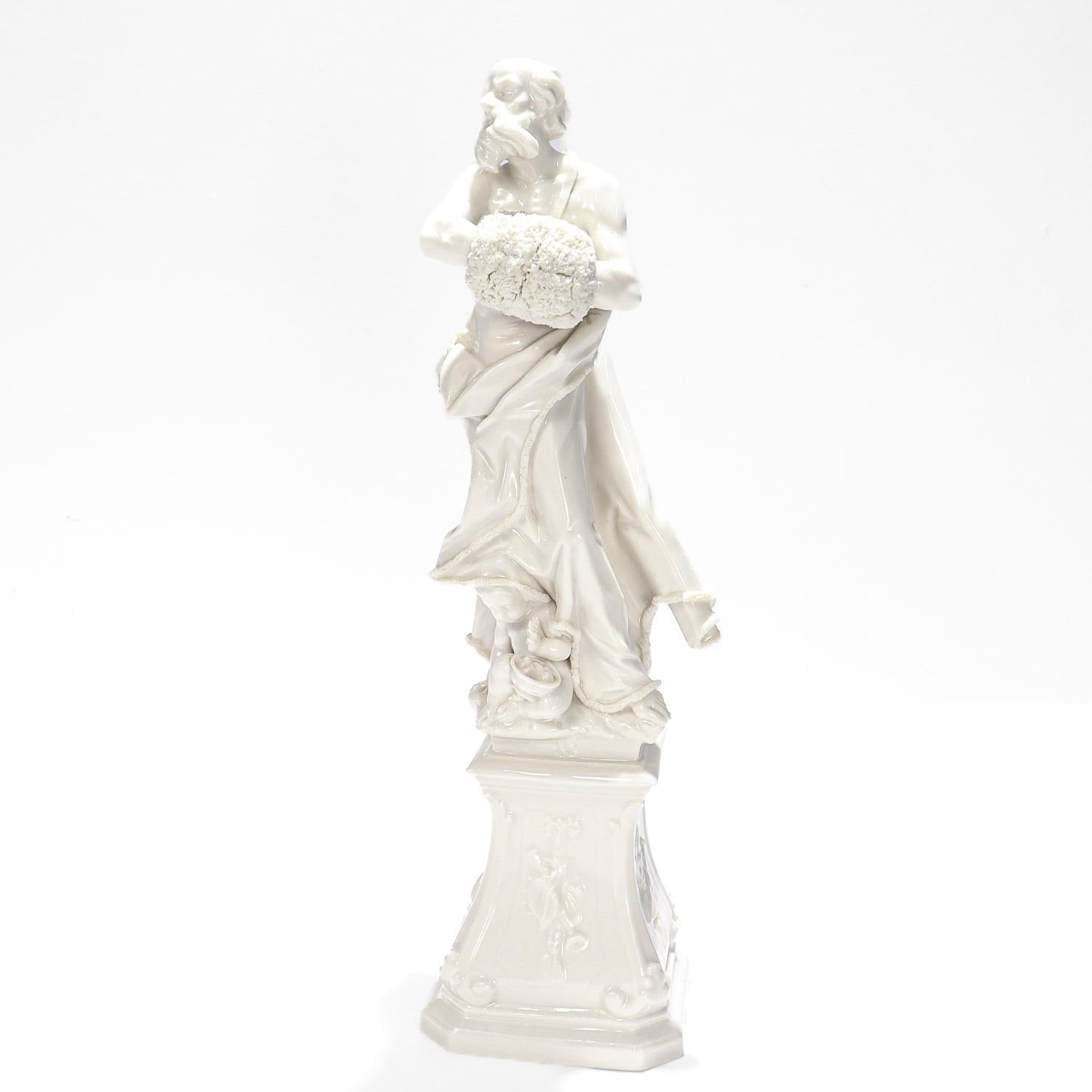 Rococo Grande figurine d'hiver de Nymphenburg en Blanc de Chine par Auliczek en vente