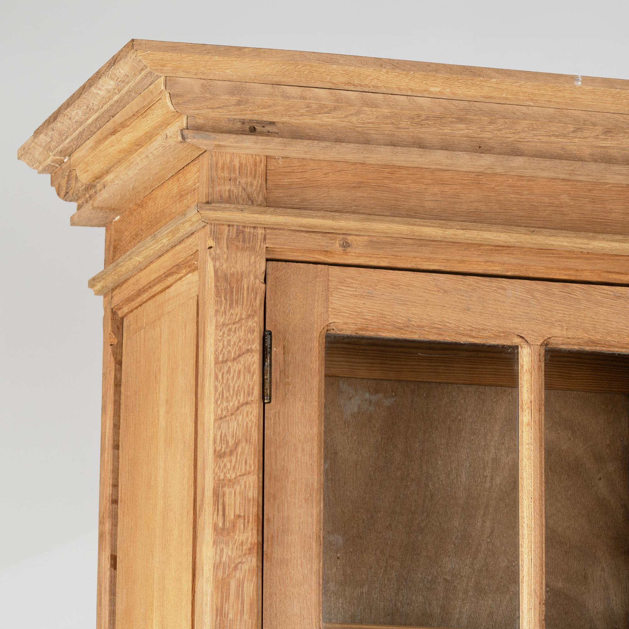 Belgian Large Bleached Oak Bookcase Display Cabinet With Adjustable Shelves, circa 1940