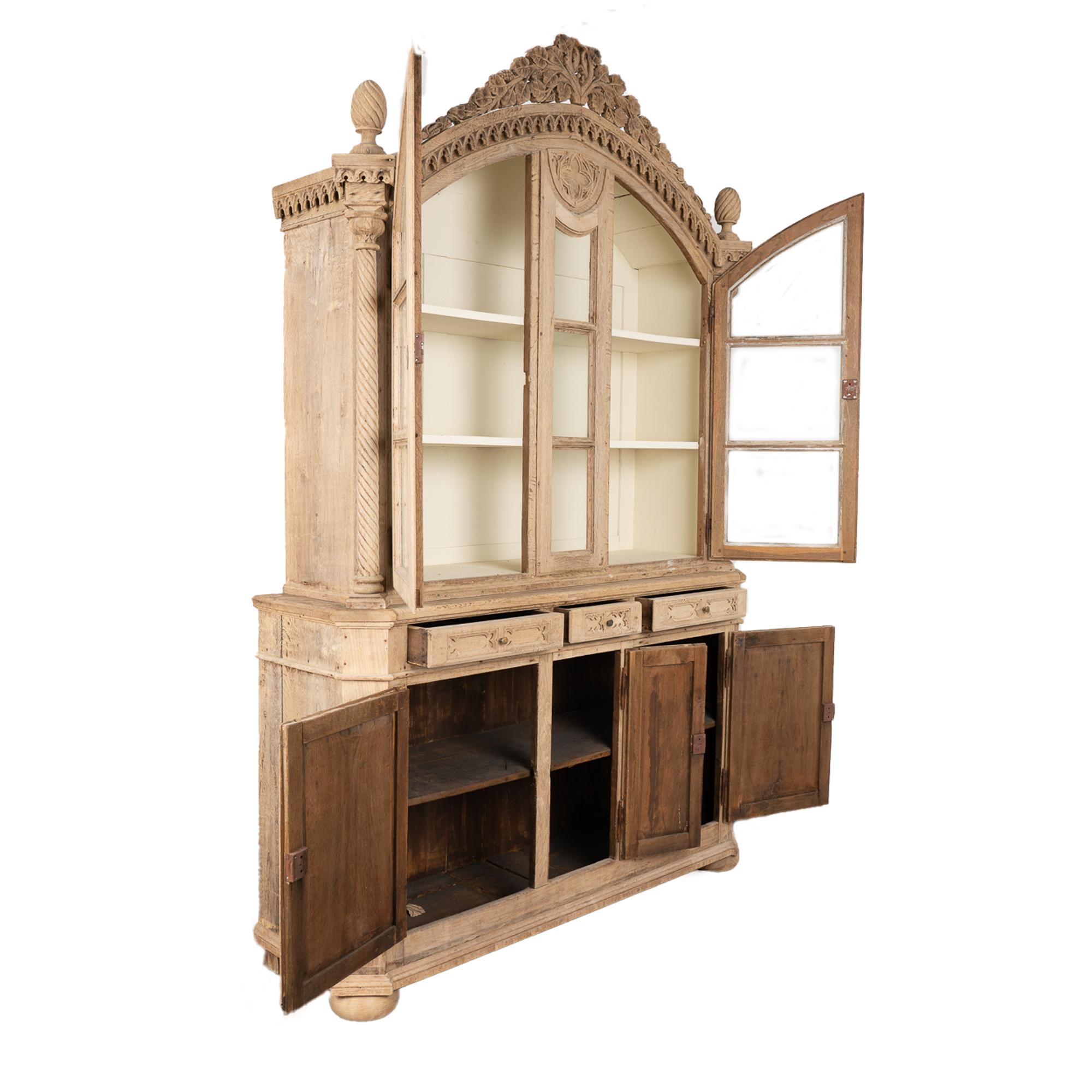 Large Bleached Oak French Gothic Bookcase Display Cabinet, circa 1840-60 In Good Condition For Sale In Round Top, TX