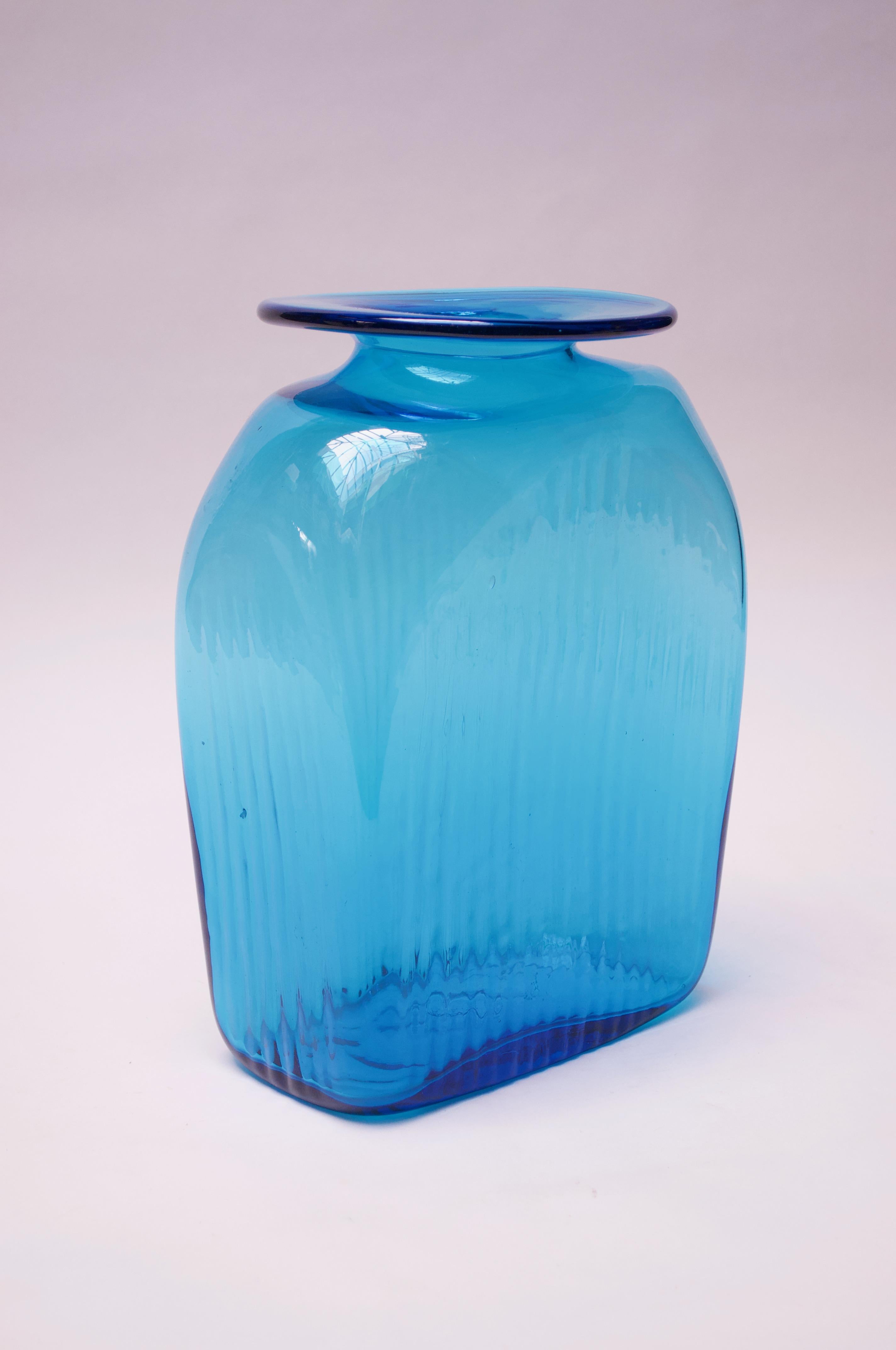 Vaso grande Blenko in vetro soffiato turchese 