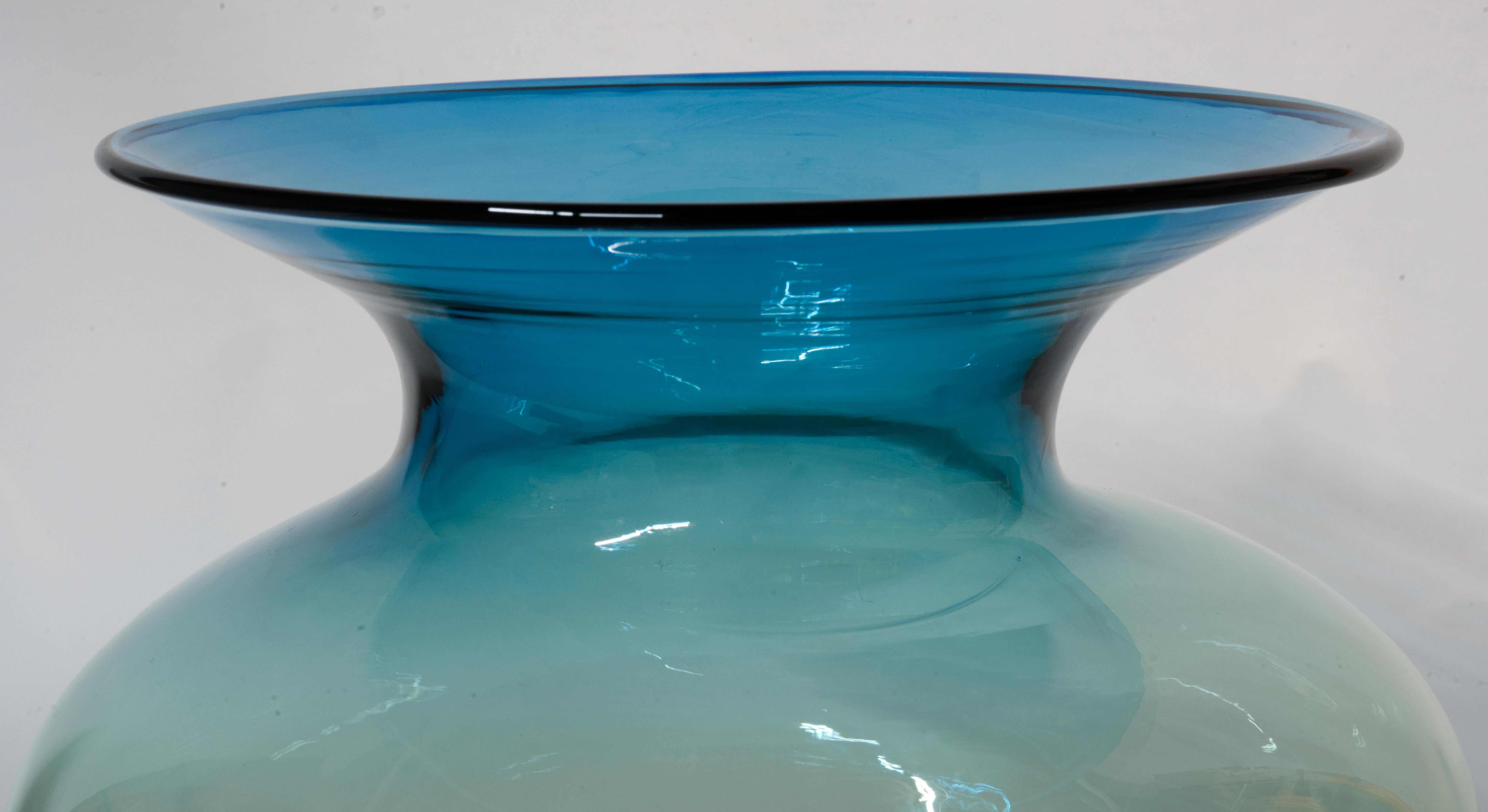 Große desertgrüne Blenko-Vase aus Ombre-Glas  im Angebot 2