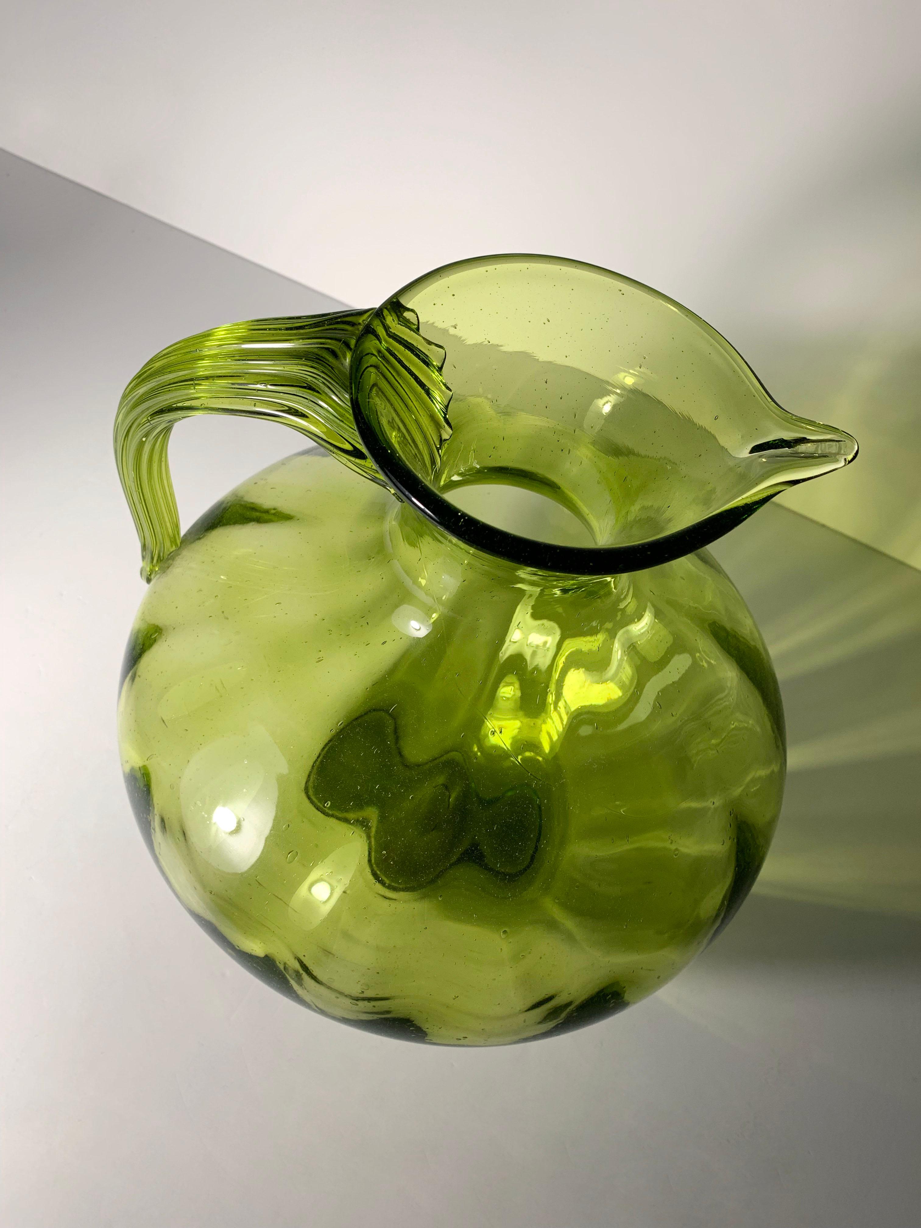 Grande vaso Blenko Optic Chartreuse in vetro di Winslow Anderson In condizioni buone in vendita a Chicago, IL