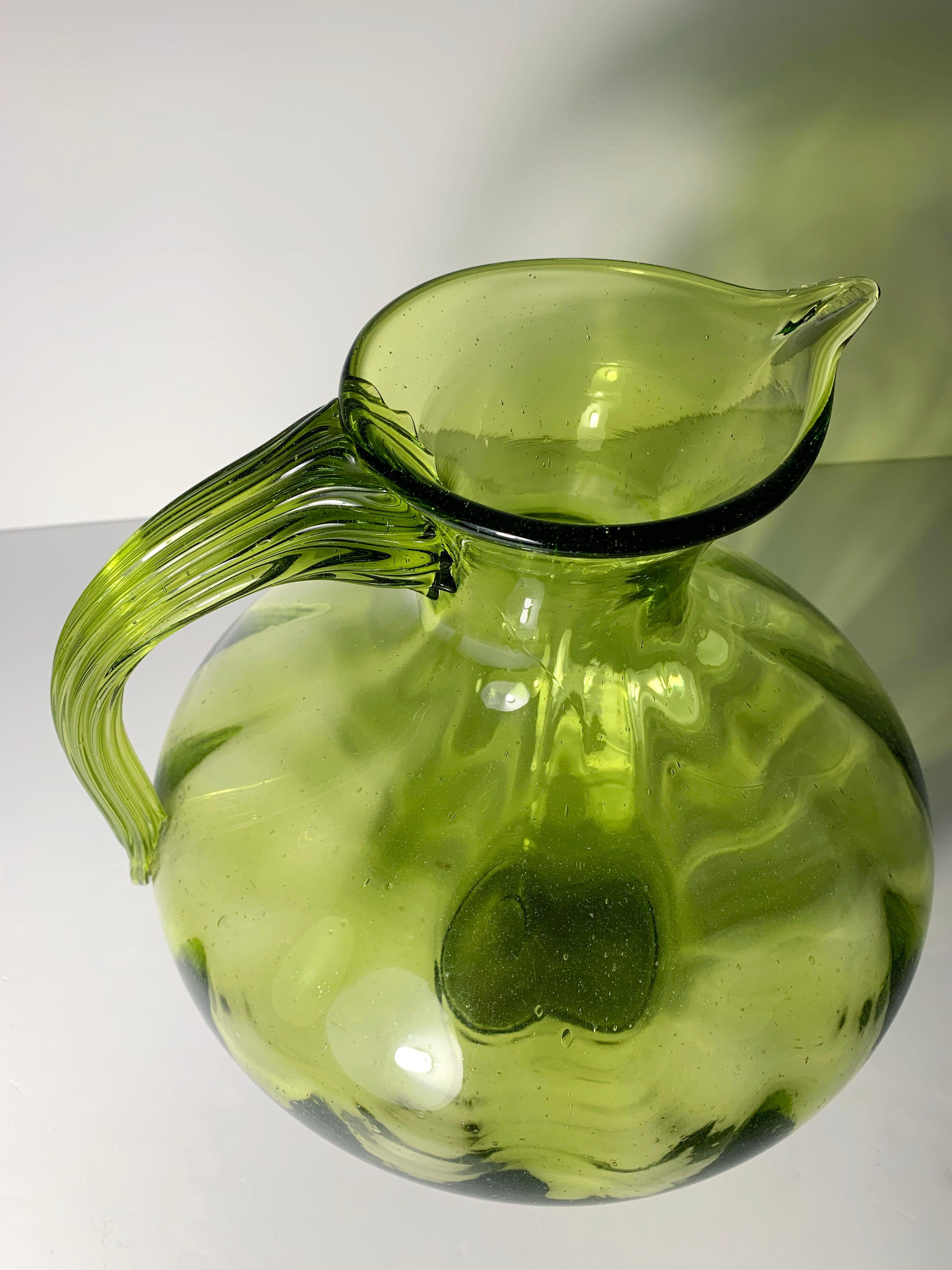 XX secolo Grande vaso Blenko Optic Chartreuse in vetro di Winslow Anderson in vendita