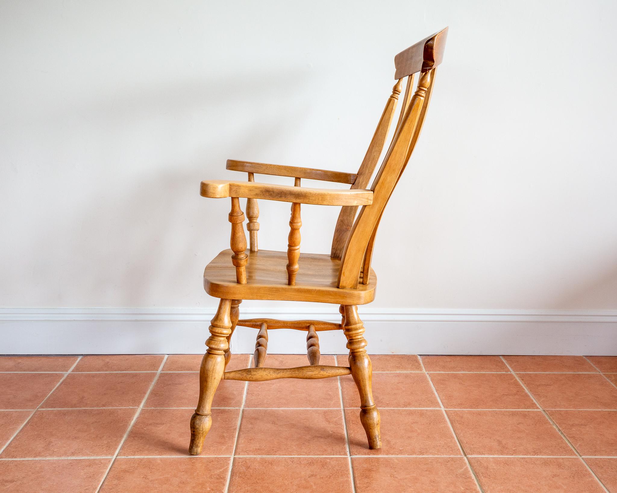 Grande chaise Windsor de ferme blonde Rustic Elm Grandfather Fireside Armchair en vente 3