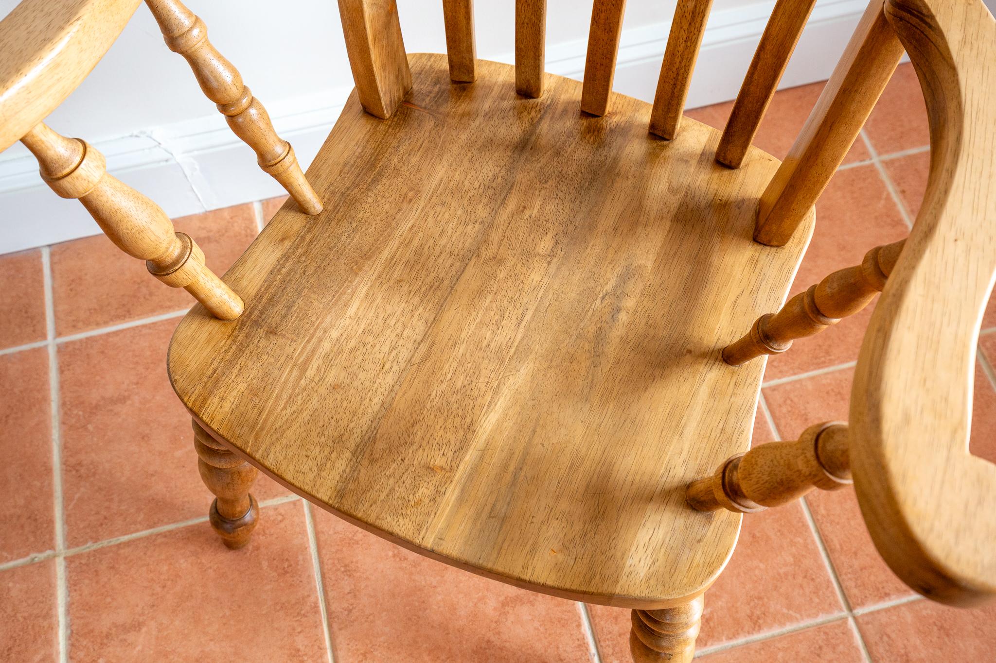 Grande chaise Windsor de ferme blonde Rustic Elm Grandfather Fireside Armchair en vente 5