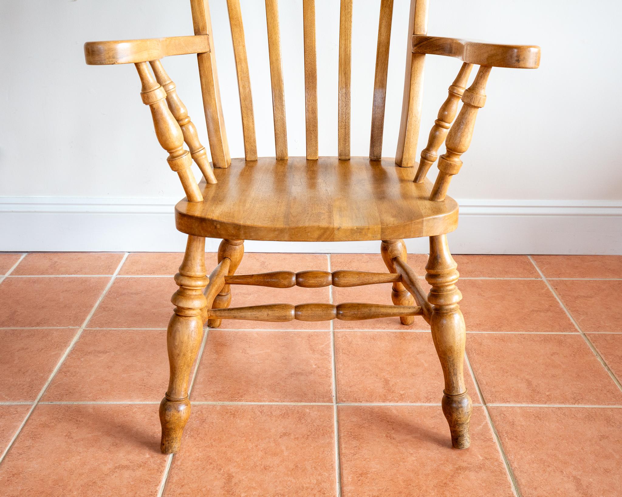 Grande chaise Windsor de ferme blonde Rustic Elm Grandfather Fireside Armchair en vente 8
