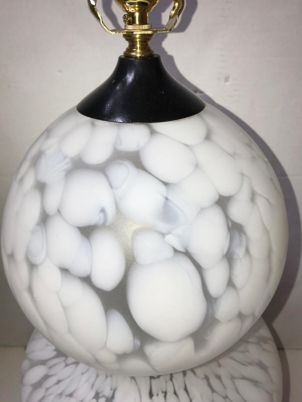 Milieu du XXe siècle Grande lampe en verre de Murano en forme de bulle en vente