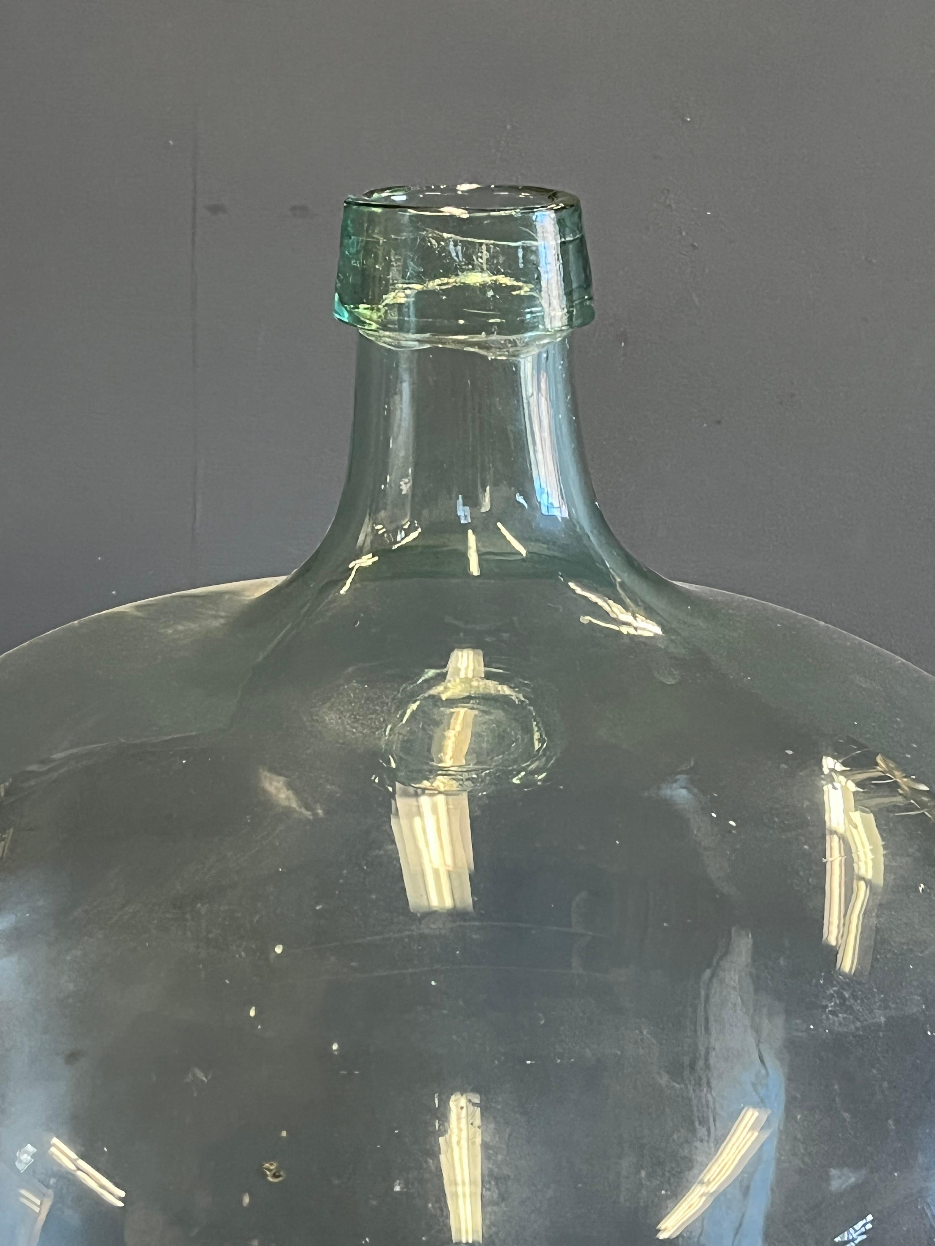 what is a demijohn bottle