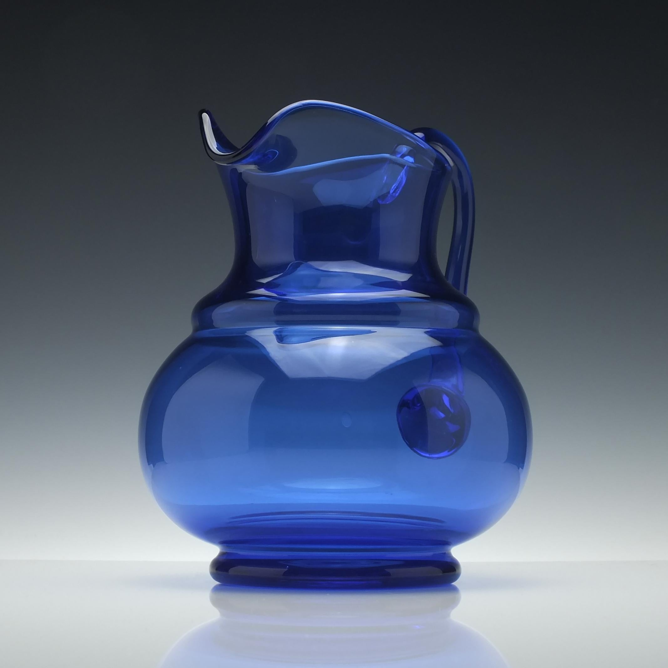 Date and origin 

England, circa 1880. Period of Victoria.

Condition

Excellent, age-related wear as shown. 

Dimensions:

Height 22.4cm, diameter 22.2cm

Weight

1313 grams

Technical description 

A 19th century blue glass water