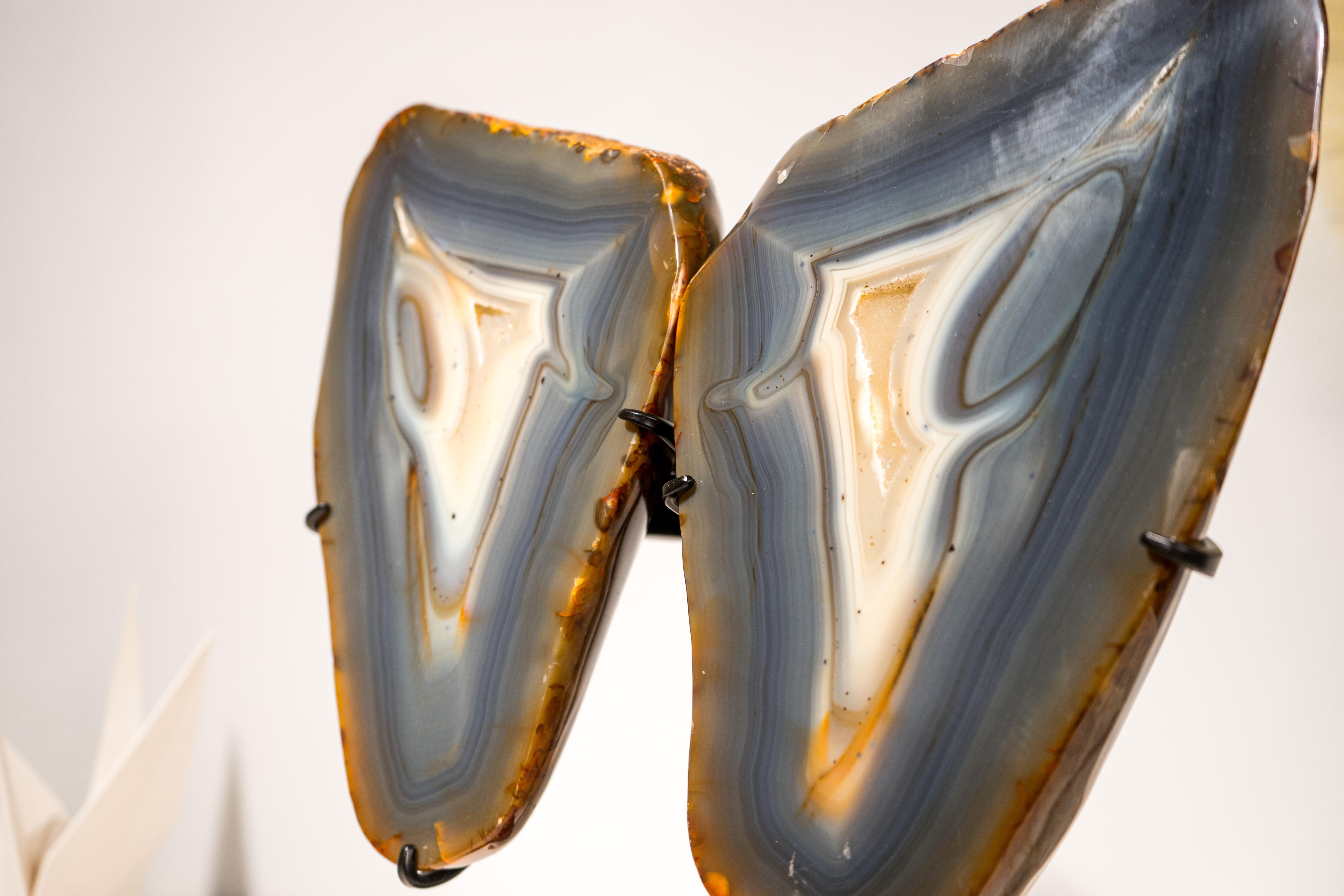Blue & Amber Agate Geode Butterfly Wings, Natural Sculptured Geode on Stand In New Condition For Sale In Ametista Do Sul, BR