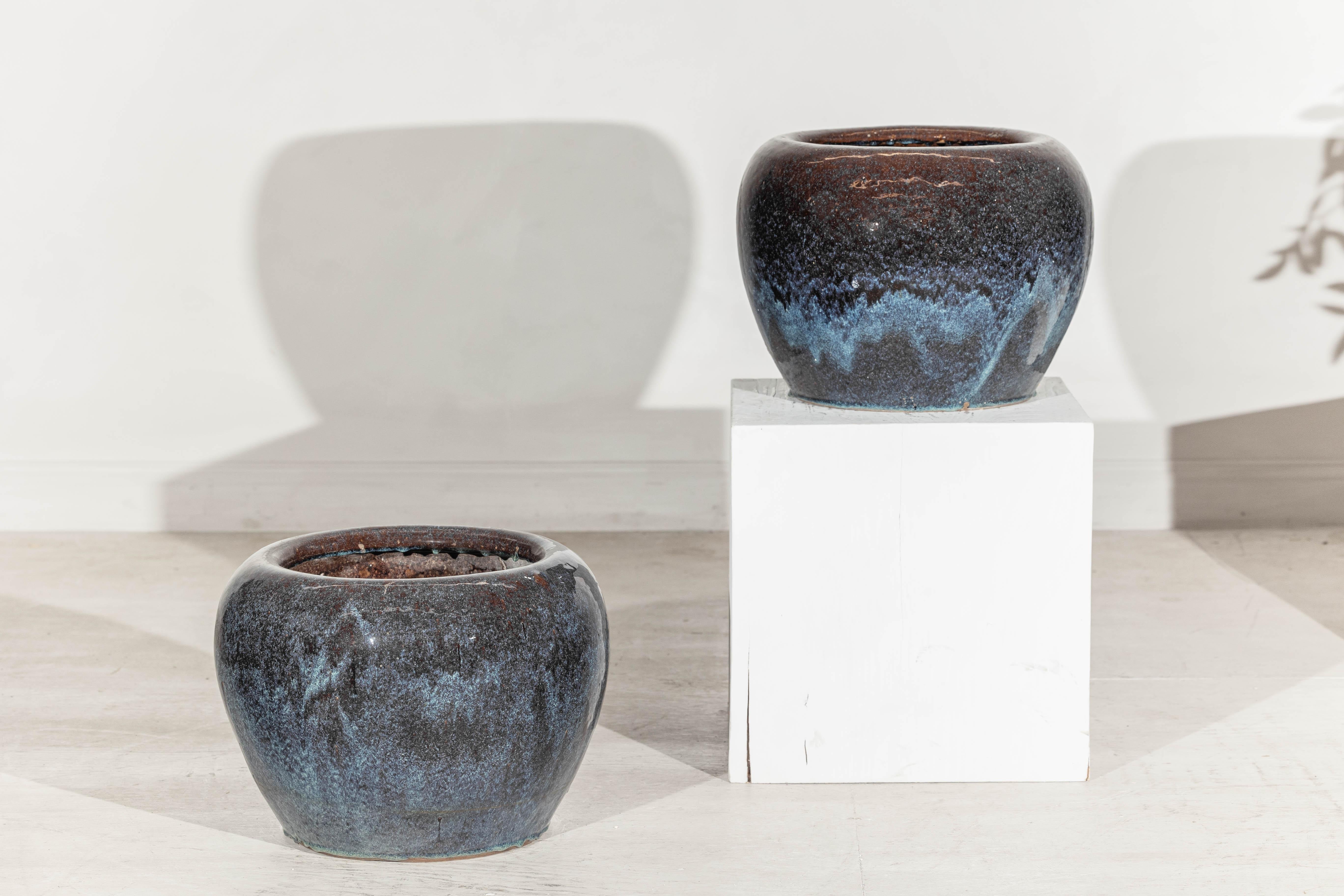 Grande jardinière en céramique émaillée bleue et aqua de forme arrondie en vente 8