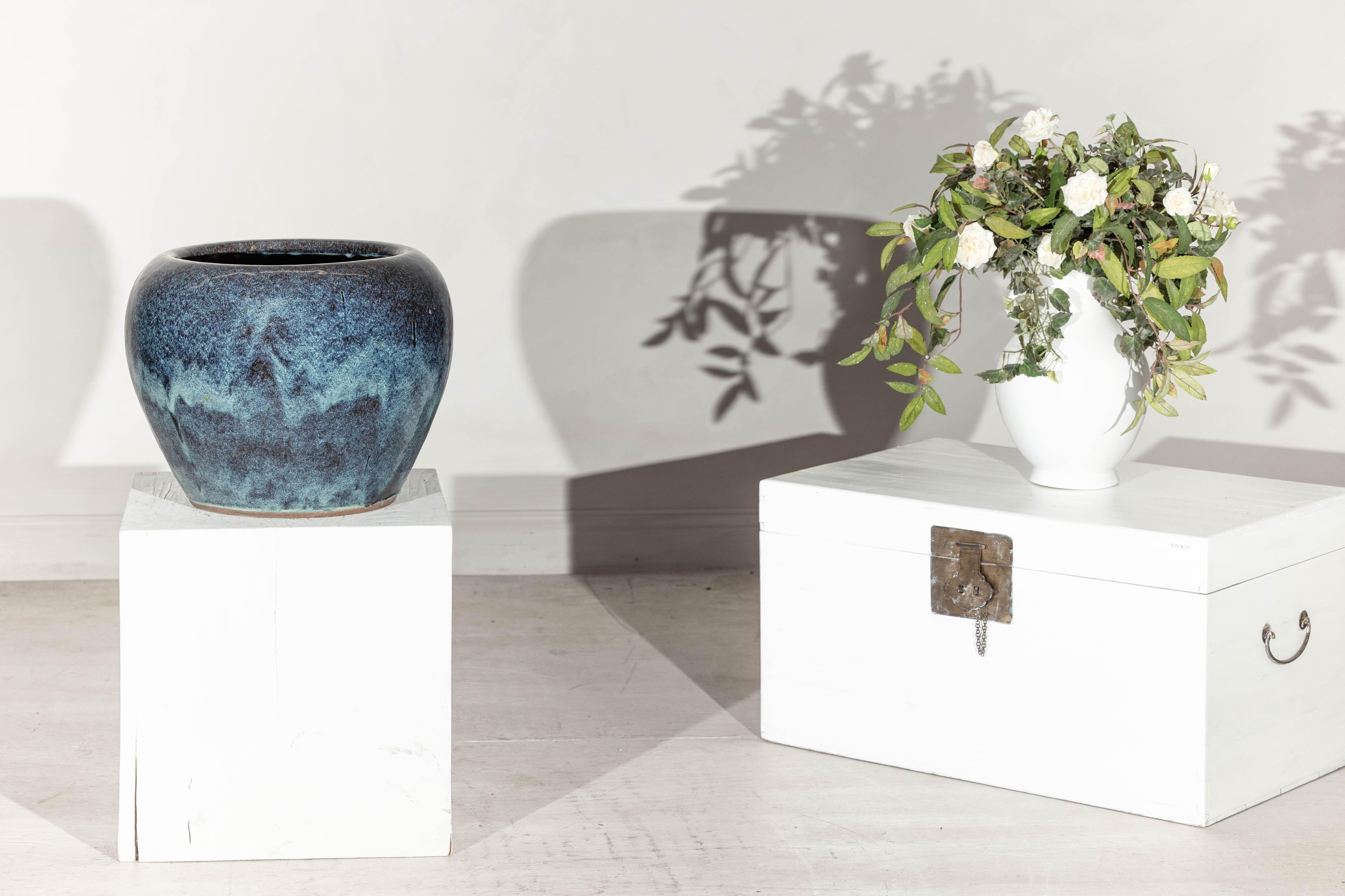 Grande jardinière en céramique émaillée bleue et aqua de forme arrondie Bon état - En vente à Yonkers, NY